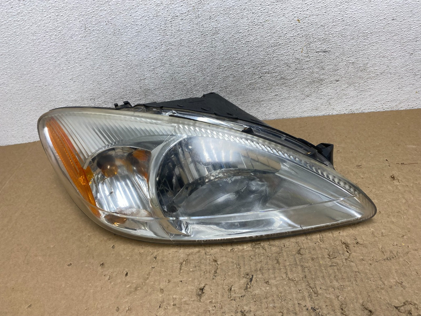 2000 to 2007 Ford Taurus Right Passenger RH Side Halogen Headlight AF8328 DW0