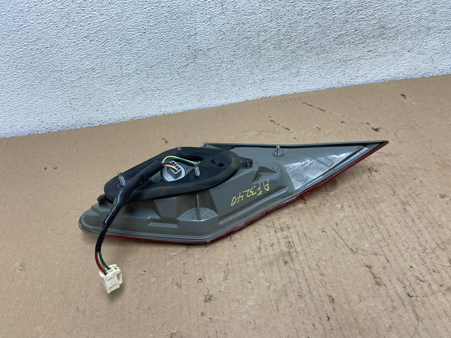 2011 to 2012 Toyota Avalon Right Passenger Side Tail Light Inner AF3240 DW4