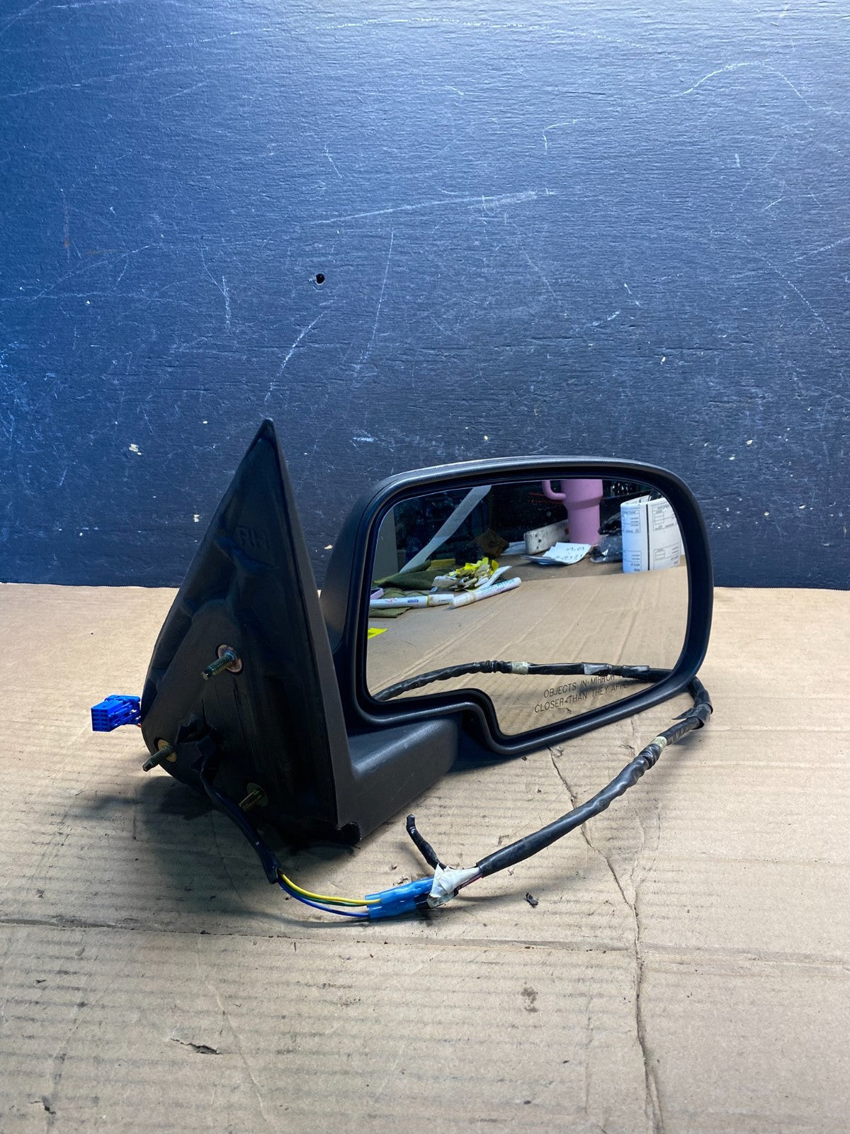 2003-2006 Chevrolet Tahoe Suburban Right Passenge Door Mirror AA5633 MS10