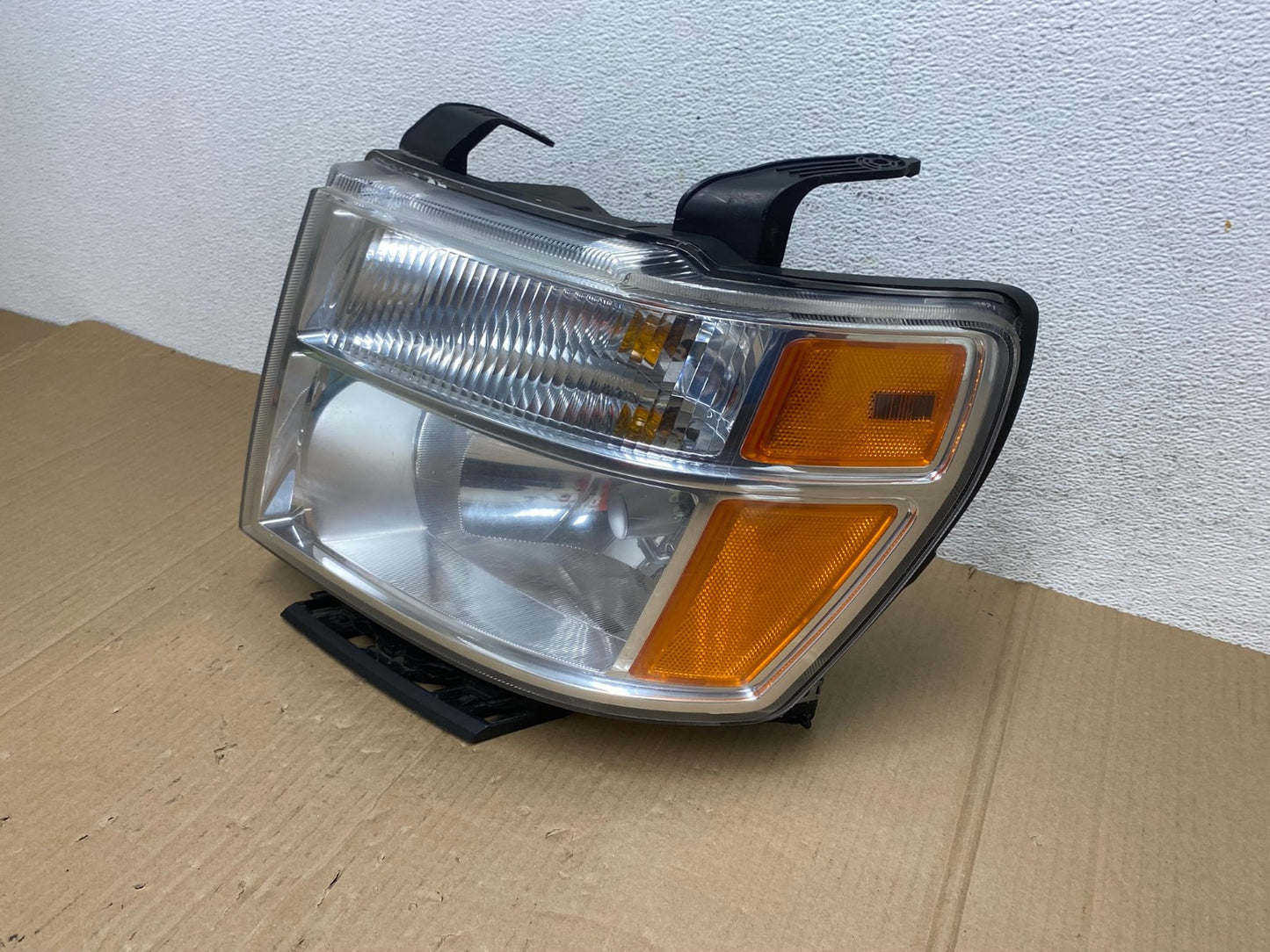 2012 to 2021 Nissan NV1500 NV2500 NV3500 Left Driver Headlight AE8943 LK1