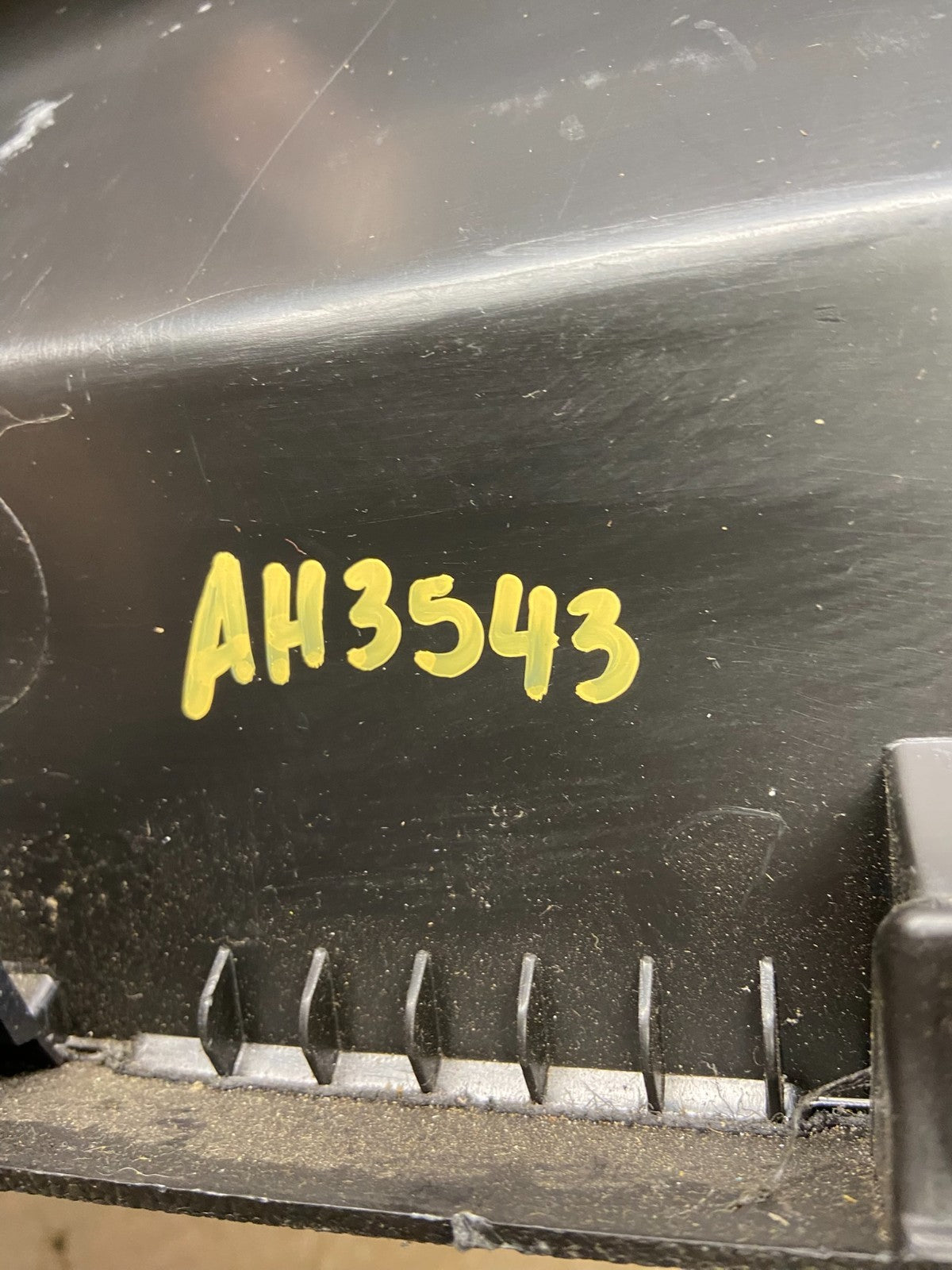 2011 to 2014 Ford Edge Front Right Passenger Storage Glove Box ah3543 DG6