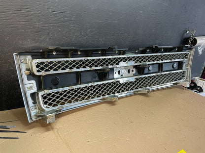 2007 to 2013 Chevrolet Silverado 1500 Front Chrome Grille Grill AE3618 DG5