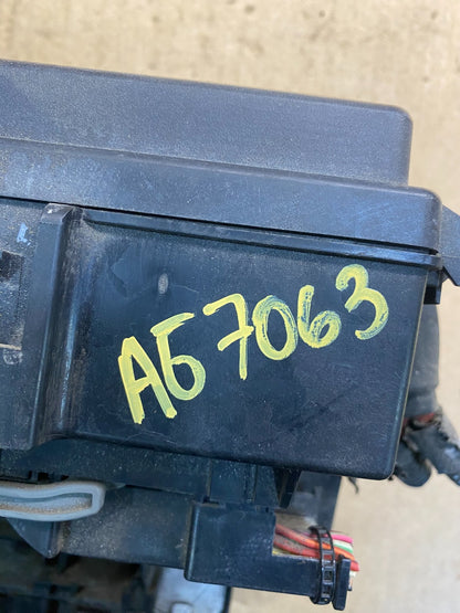 2006 Jeep Grand Cherokee Integrated Power Fuse Box Body Control Module AG7063 DG7