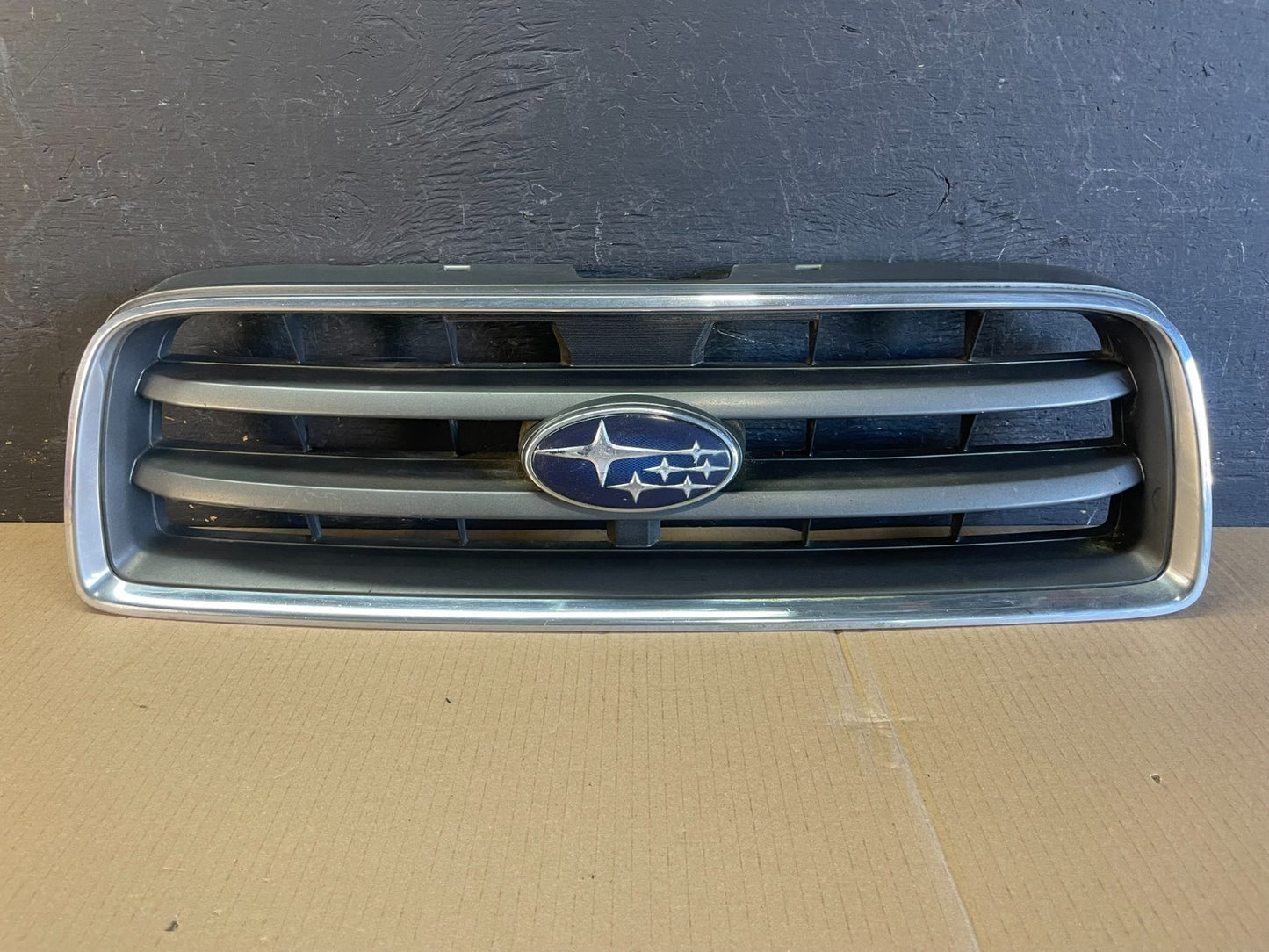 2003 to 2005 Subaru Forester Front Upper Grill Grille AE3490 DG0