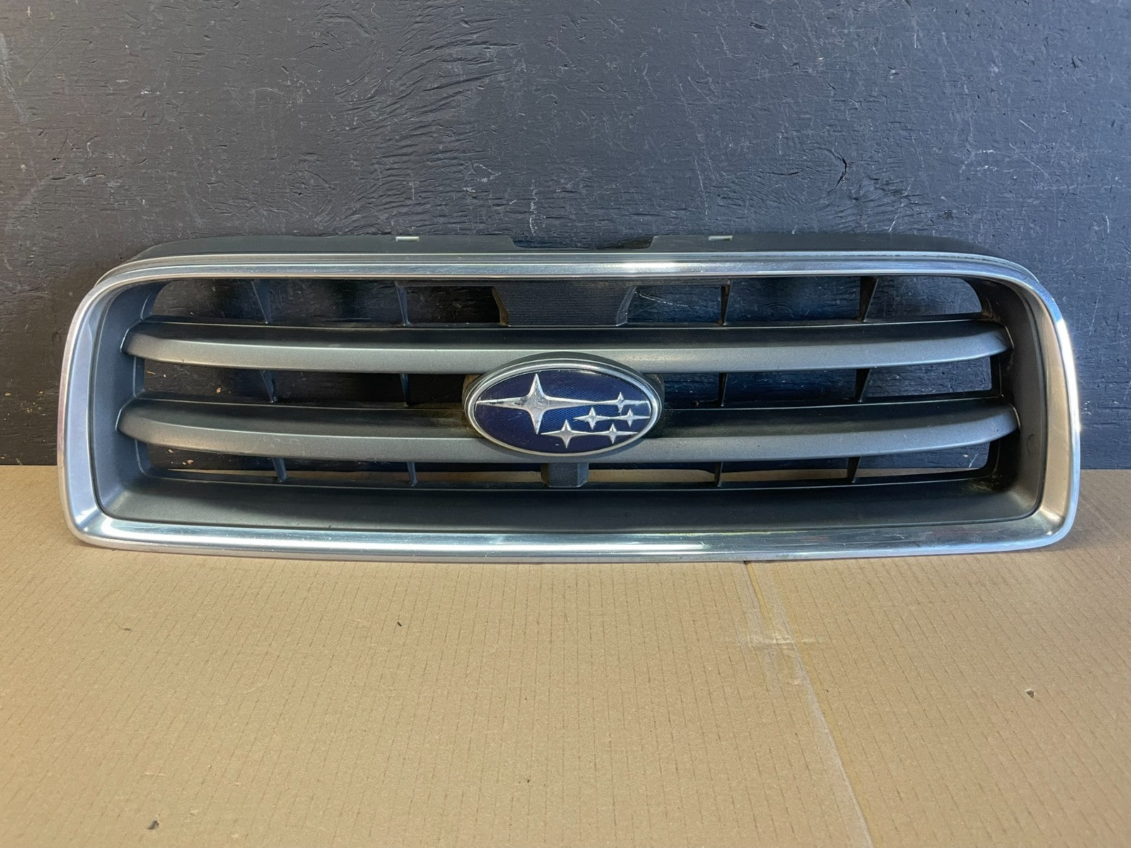 2003 to 2005 Subaru Forester Front Upper Grill Grille AE3490 DG0