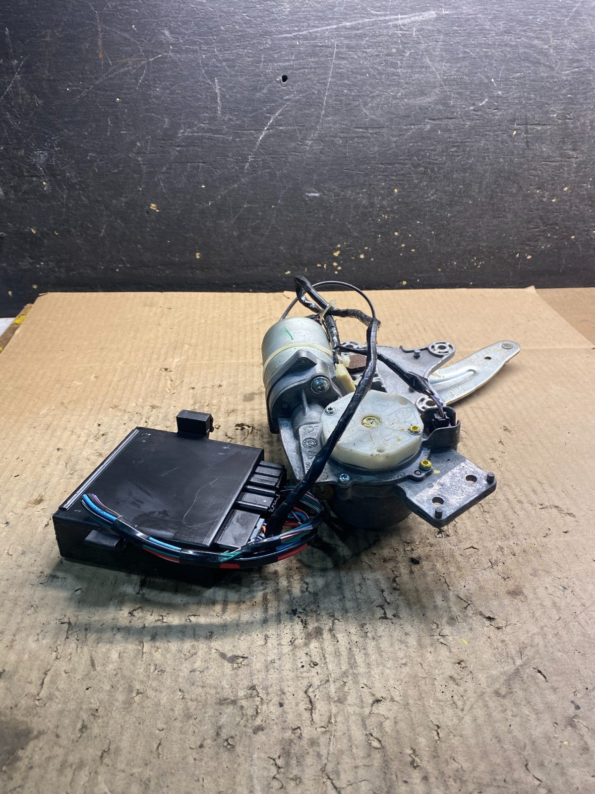 2007 2008 Acadia Enclave Escalade Suburban Liftgate Door Module Motor Z5034 DG1