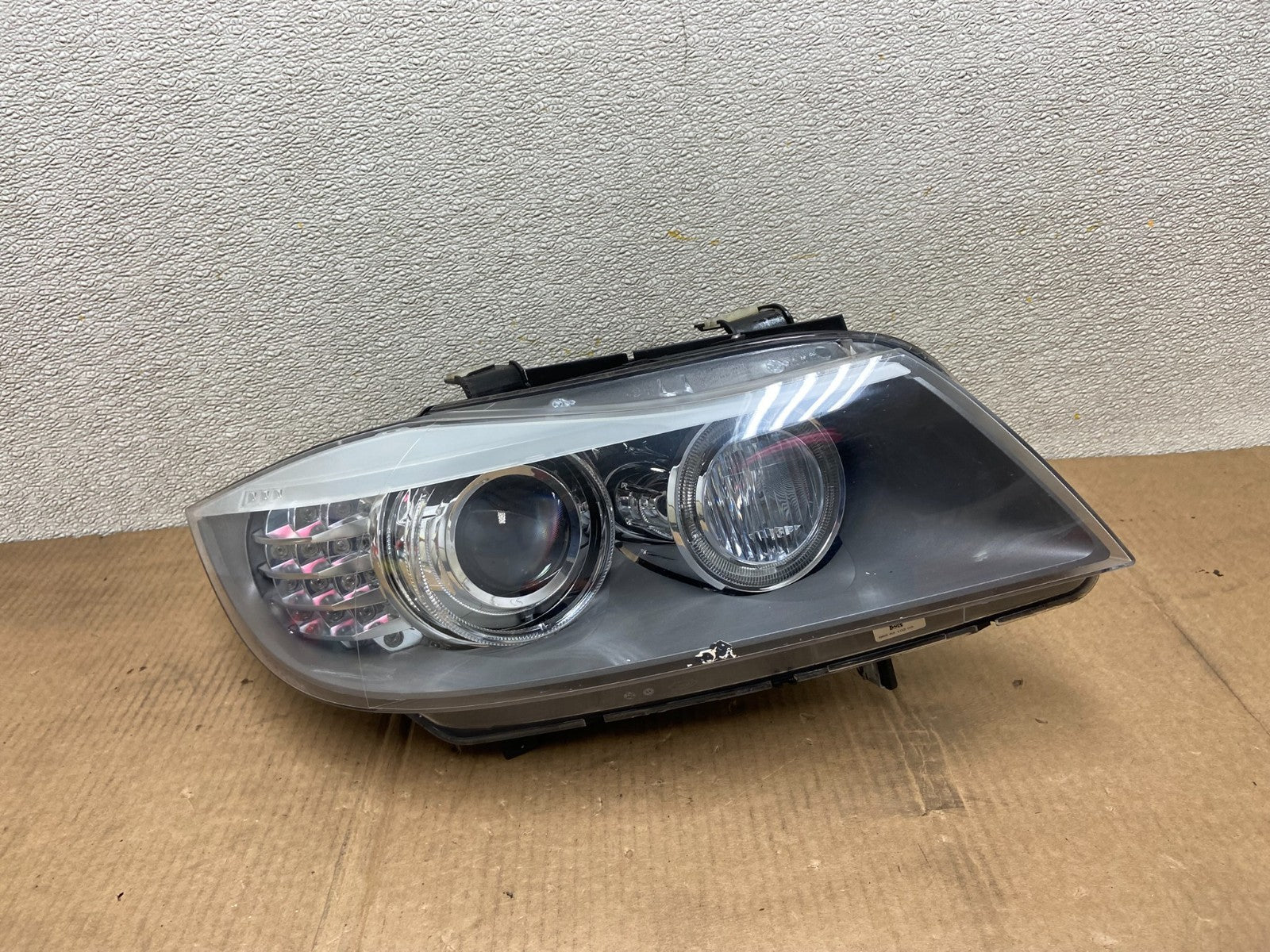 2009-2011 Bmw 3 Series 328i 4/D Sedan Right Passenger Headlight Xenon OEM AA53780