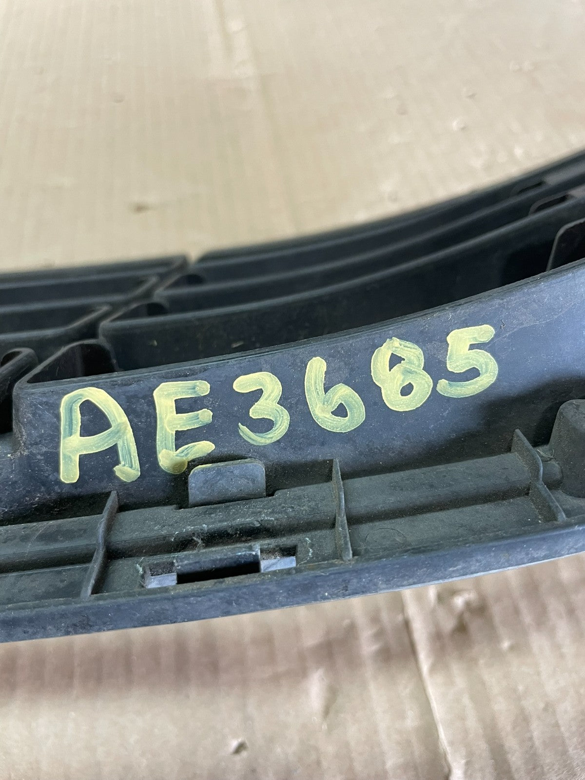 2014 to 2016 Hyundai Elantra Front Bumper Lower Grill Grille AE36855