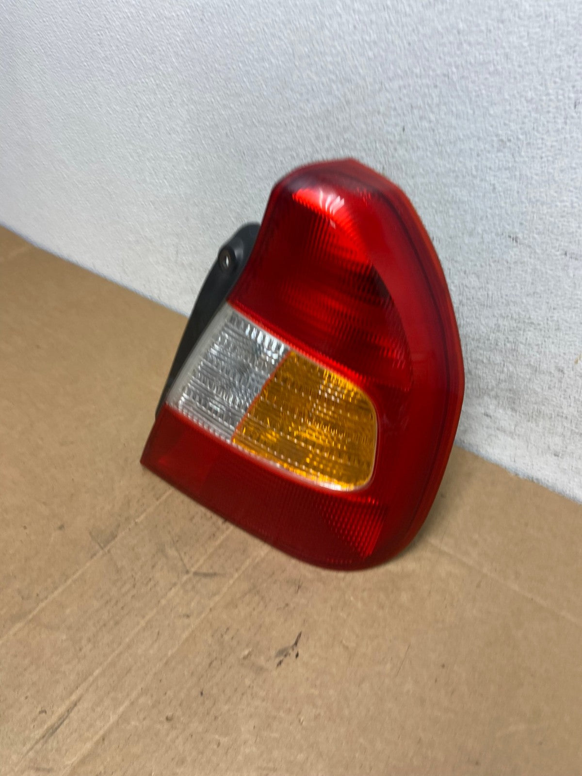 2000-2002 Hyundai Accent Sedan Right Passenger RH Tail Light AD5472 LK1