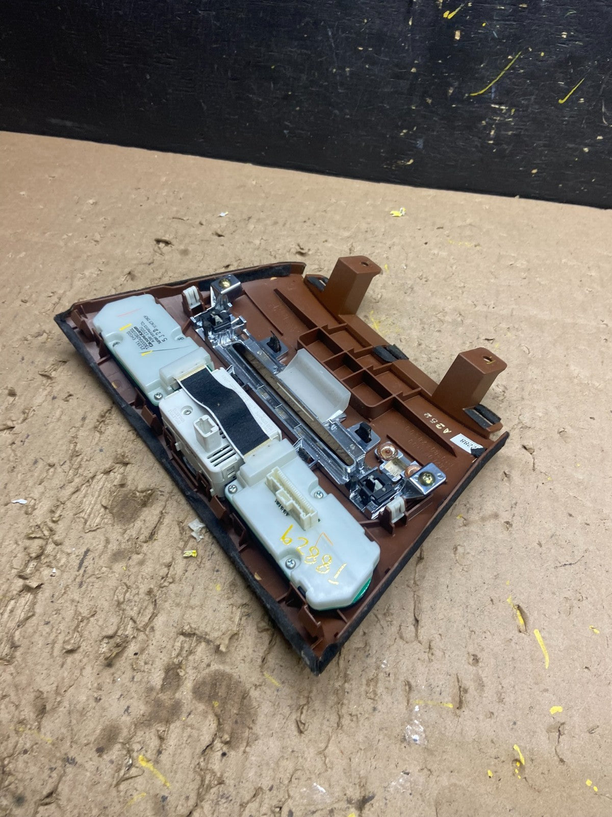 2006 to 2007 Infiniti M35 M45 Radio Audio Control Panel T8829  DG5