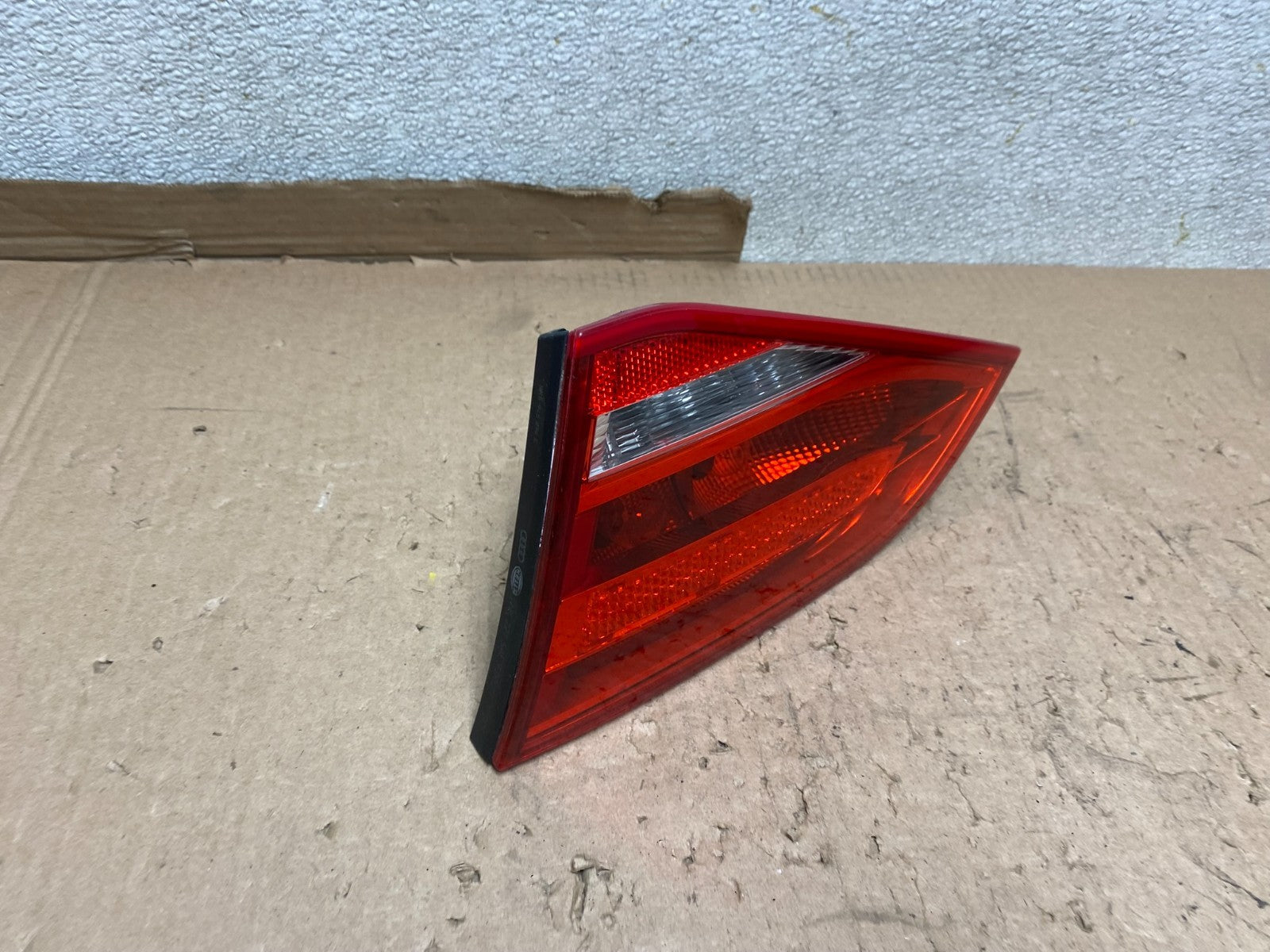 2009 2010 2011 2012 Audi A4 Sedan Right Passenger Inner Tail Light U9609 DW2