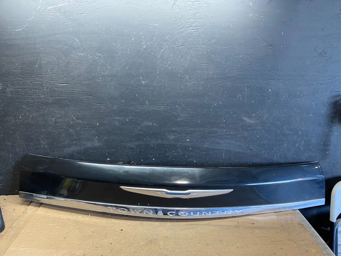 2011 to 2016 Chrysler Town & Country Tailgate Trim w/ Camera Panel R2216 DG0