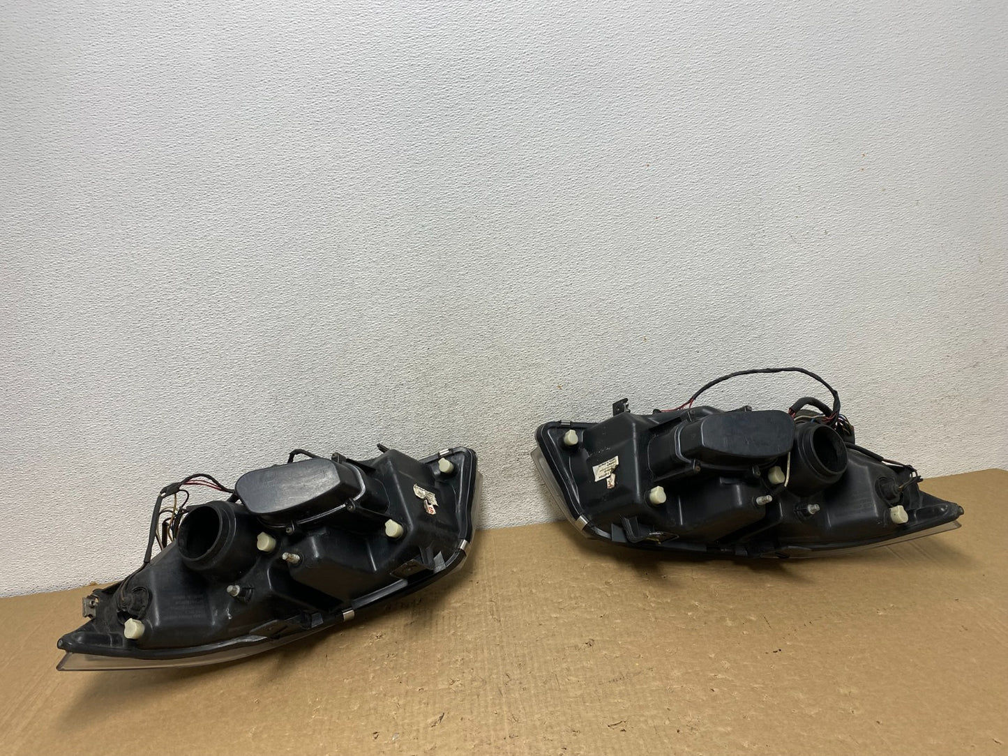 2006 to 2008 BMW 3-Series Sedan E90 Left+Right Set Side LED Headlights AF7932 DG10