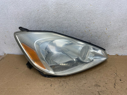 2004-2005 Toyota Sienna Right Passenger Halogen Headlight AH9224 DW0
