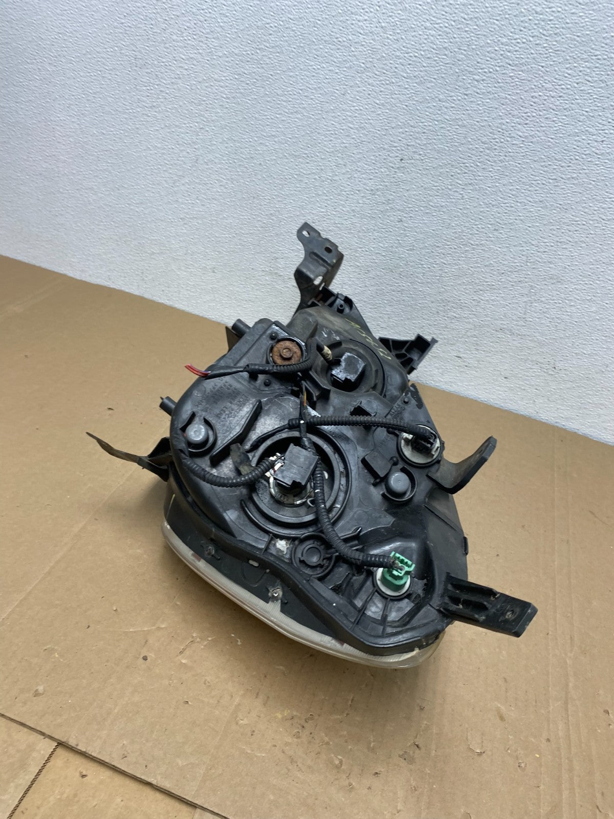 2005 -2006 Honda Crv Cr-v Halogen Headlight Right Passenger Rh AC5652 DW10