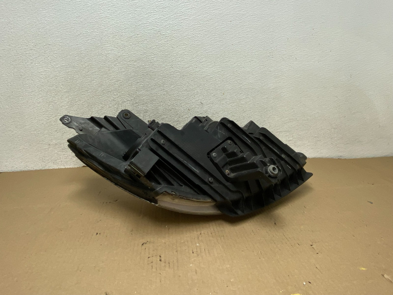 2009 to 2012 Chevrolet Traverse Left Driver Side Halogen Headlight AG7908 DW6