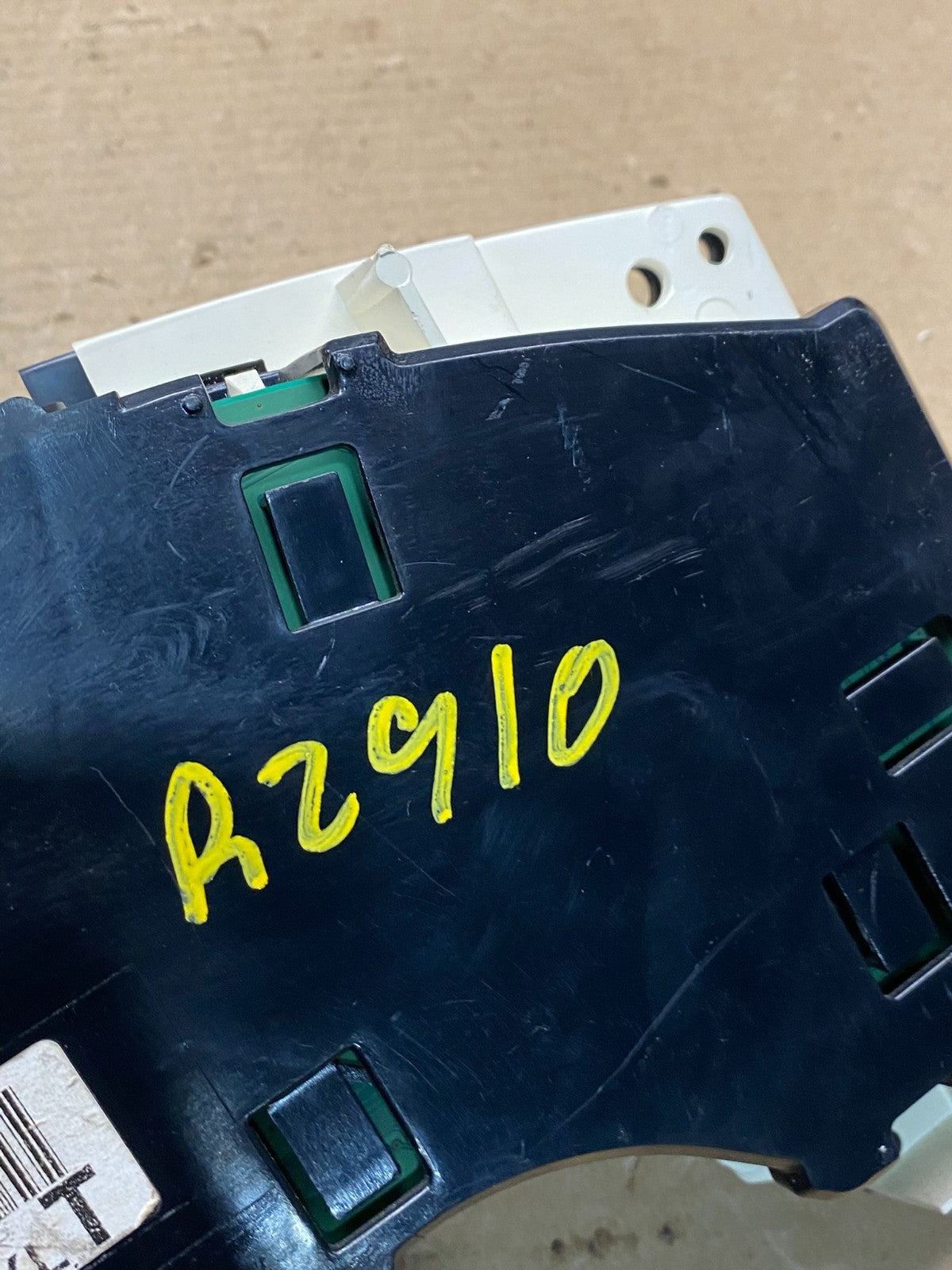 2004 to 2007 Chevrolet Express Speedometer Cluster Gauge R2910 DG8