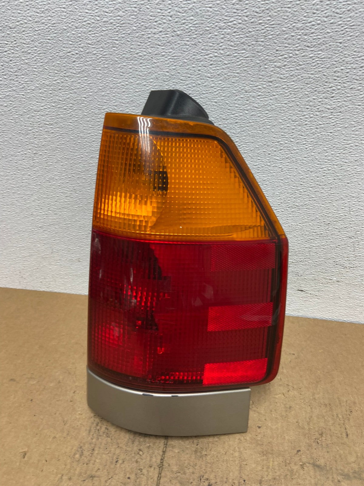 2002-2009 GMC Envoy Right Passenger RH Side Tail Light Oem AC3728 LK0