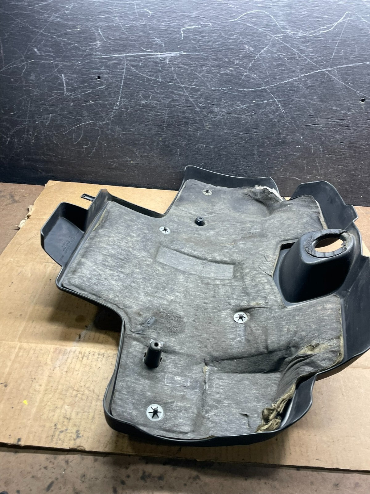 2006 2007 2008 Buick Regal 3.8L Engine Motor Cover L3673 PS6