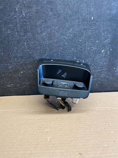 2011-2013 Kia Sorento Center Seat Heater Switches Aux USB Power Outlet AG5088 DG0