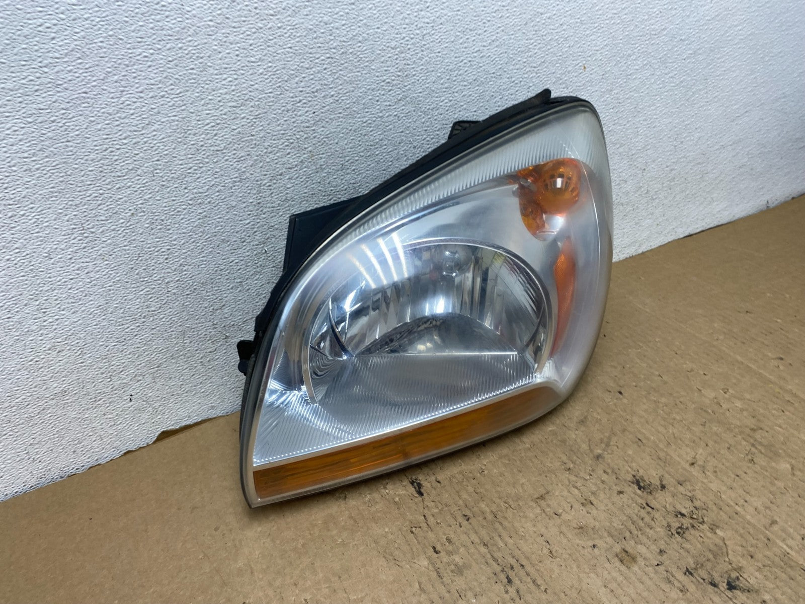 2005 to 2006 Kia Sportage Left Driver LH Halogen Headlight DEPO AG3249 DW2