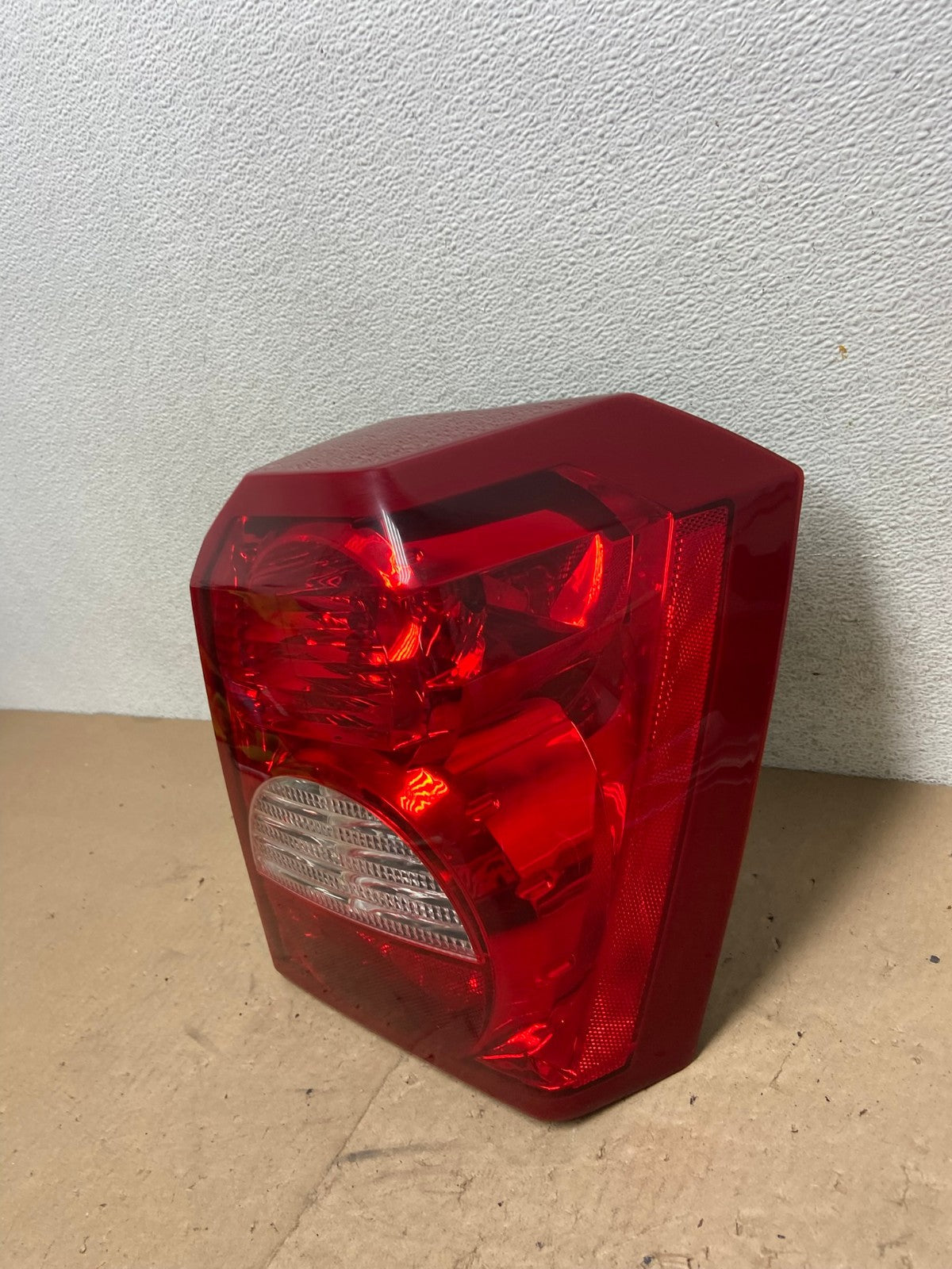 2008-2012 Dodge Caliber Tail Light Right Passenger Rh Side AG5410 LK1