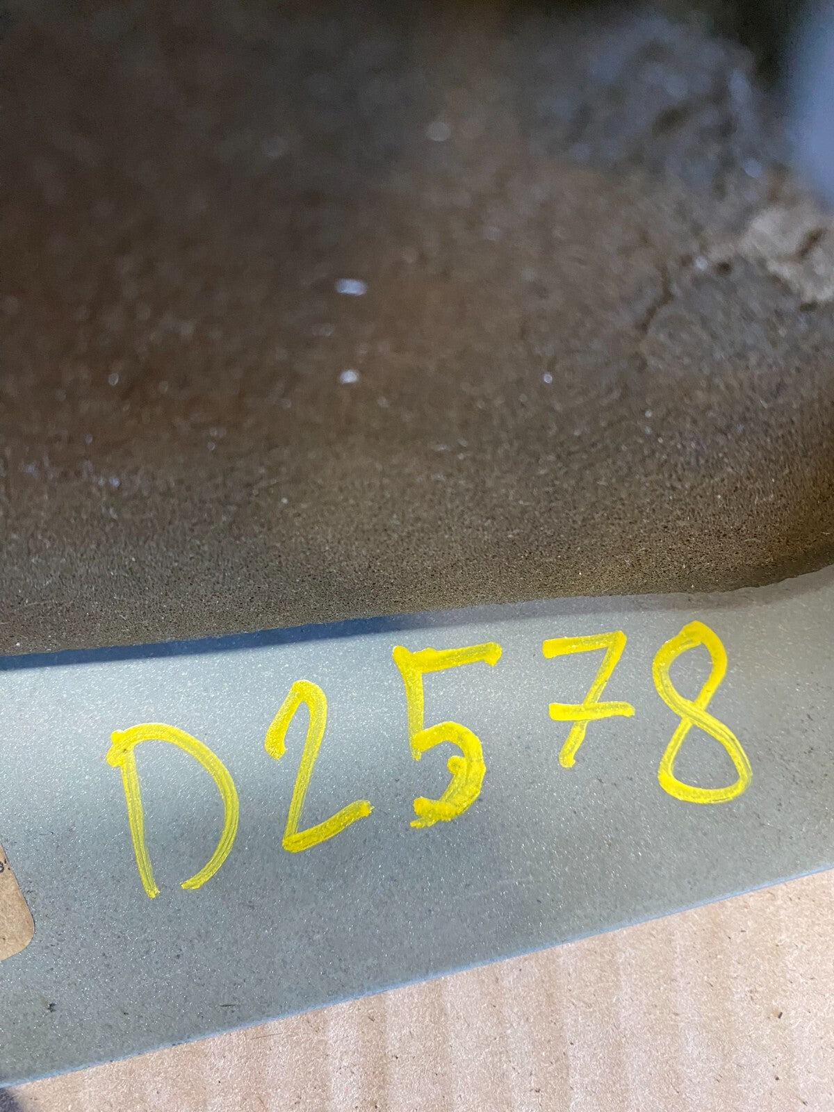 2004 to 2007  Cadillac CTS 3.6L Plastic Engine Cover Shield D2578 OEM DG17