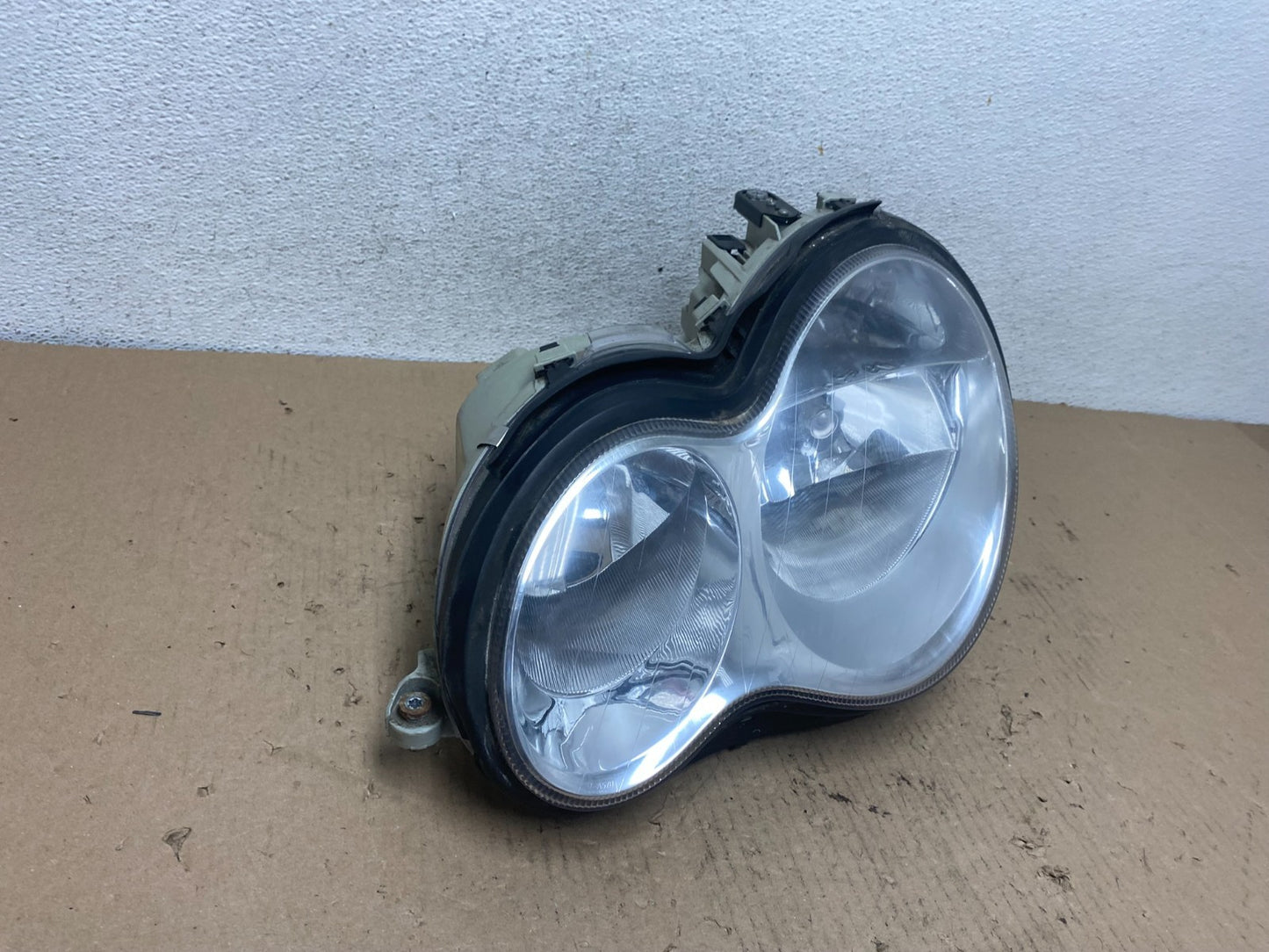 2005 to 2007 Mercedes-Benz C-Class Left LH Side Headlight AF4251 LK2