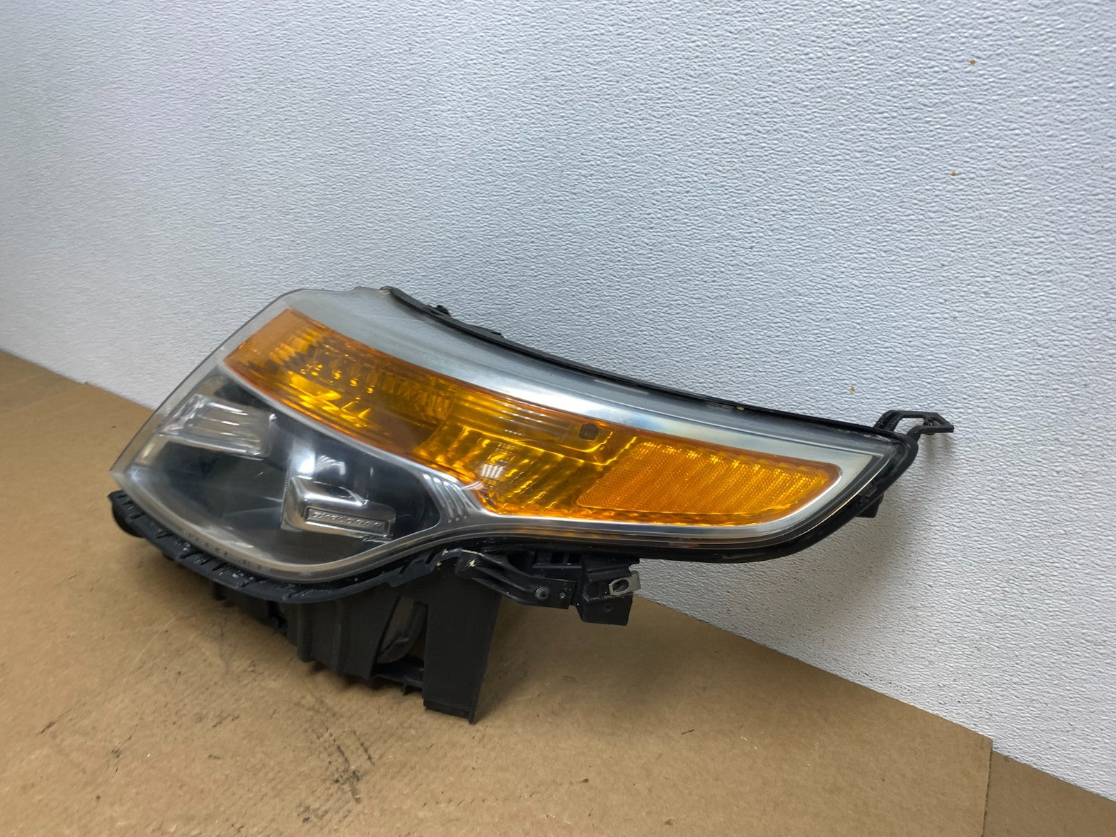 2011 to 2015 Ford Explorer Left Driver LH Halogen Headlight Oem AC2965 DW1