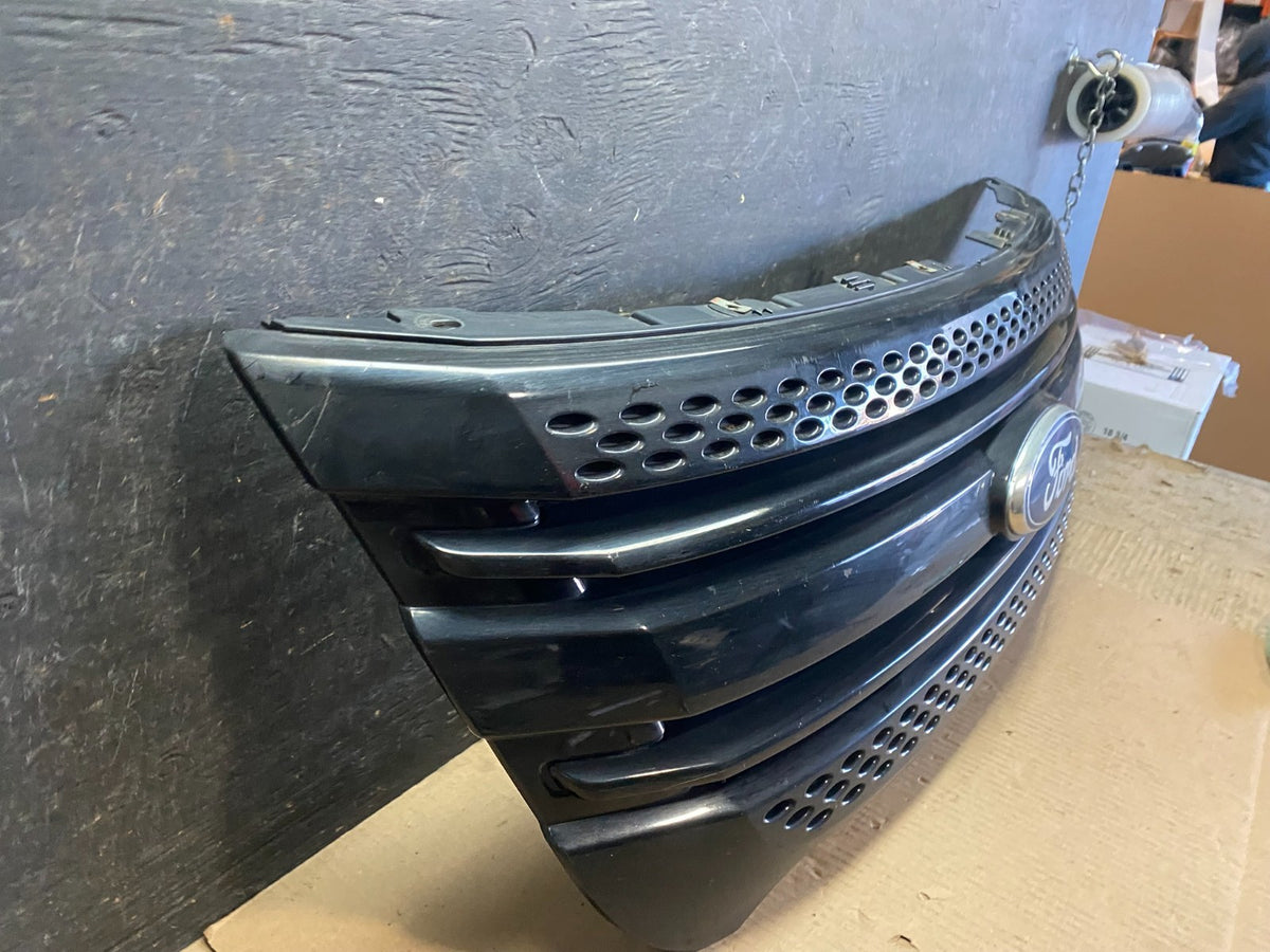 2011 to 2015 Ford Explorer Upper Front Grill Grille W5732 DG2