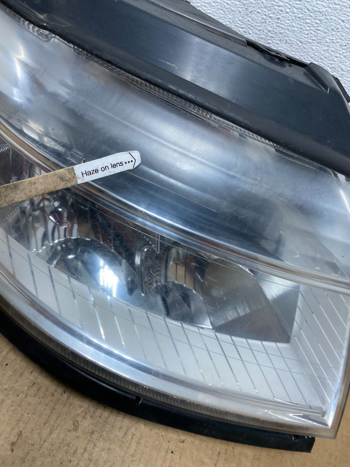 2008 to 2009 Ford Taurus Right Passenger RH Side Halogen Headlight AD4684 DW4