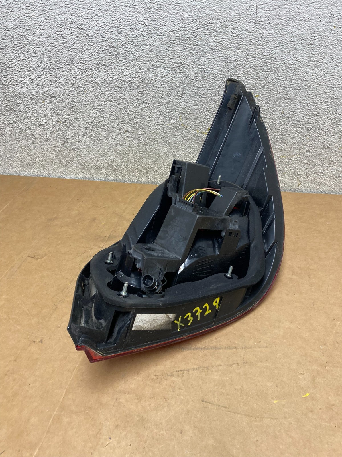 2004 -  2007 BMW 5 Series E60 Left Driver LH Side Tail Light OEM X3729 DW5