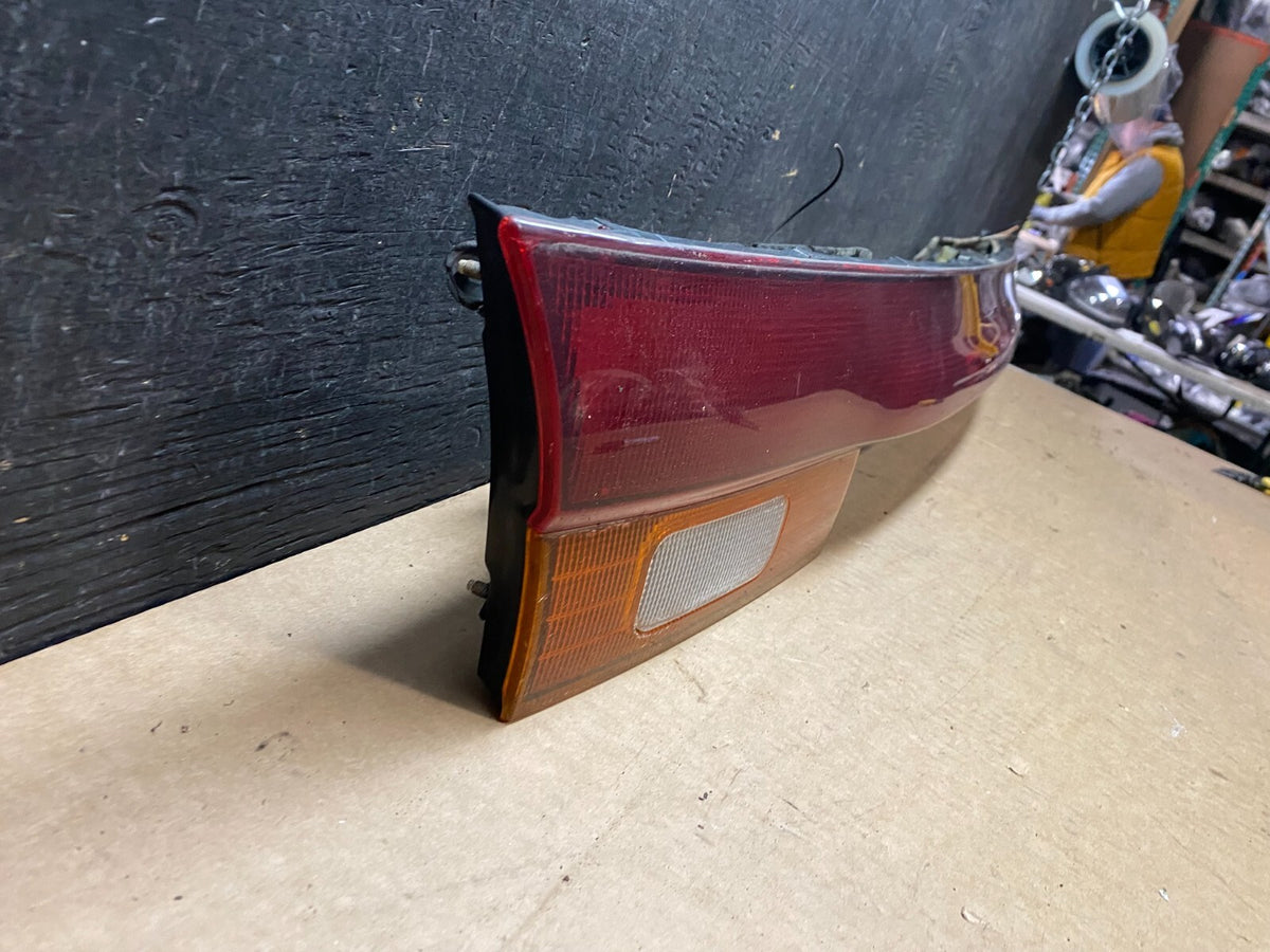 1995 to 1996 Subaru Legacy Wagon Trunk Mounted Center Tail Light Panel J3854 DG2