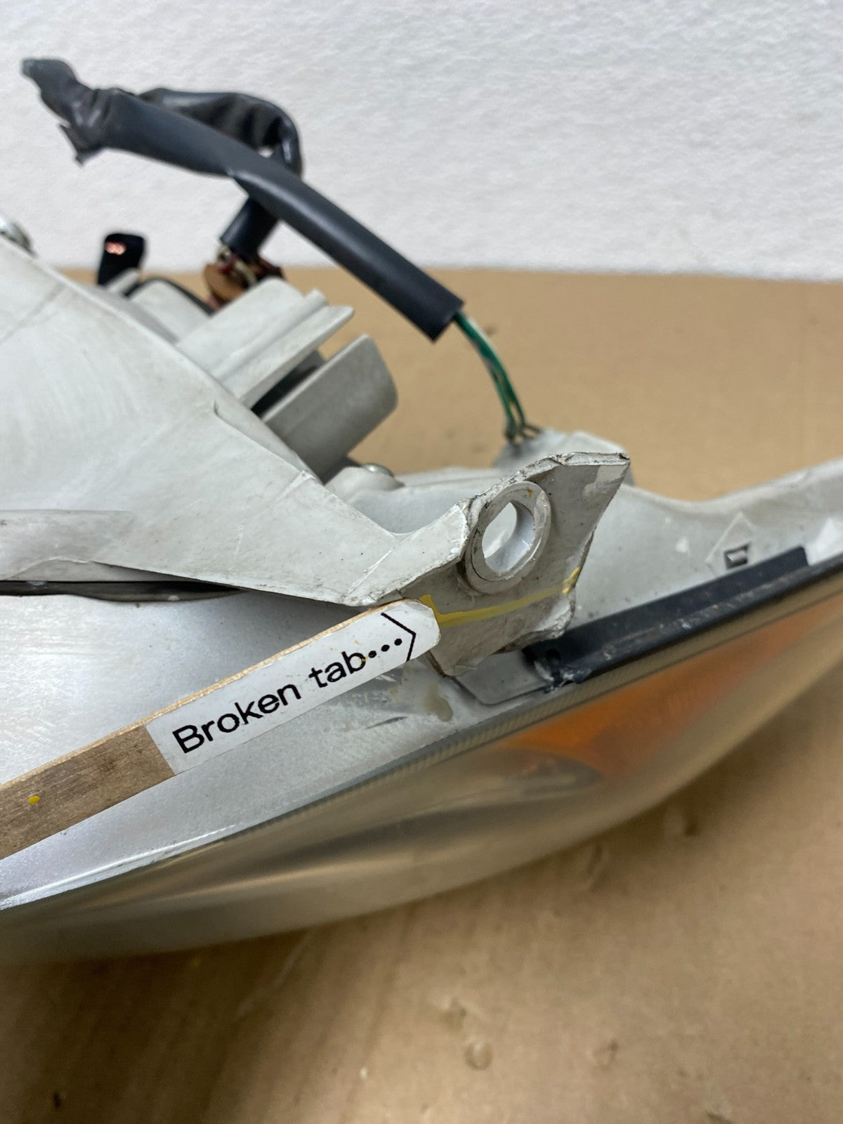 2002 to 2004 Toyota Camry Halogen Headlight Right Passenger Rh OEM AB8105 DW4