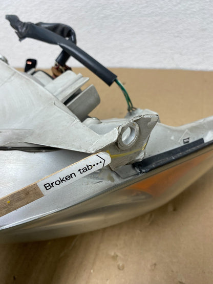 2002 to 2004 Toyota Camry Halogen Headlight Right Passenger Rh OEM AB8105 DW4