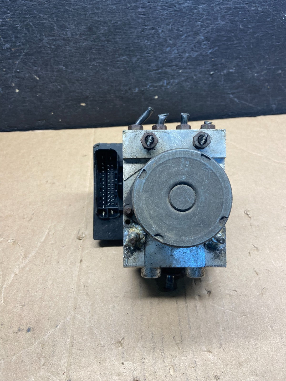 2007 Chevrolet Suburban 2500 GMC Yukon XL ABS Control Module 15905730 af9133 DG5