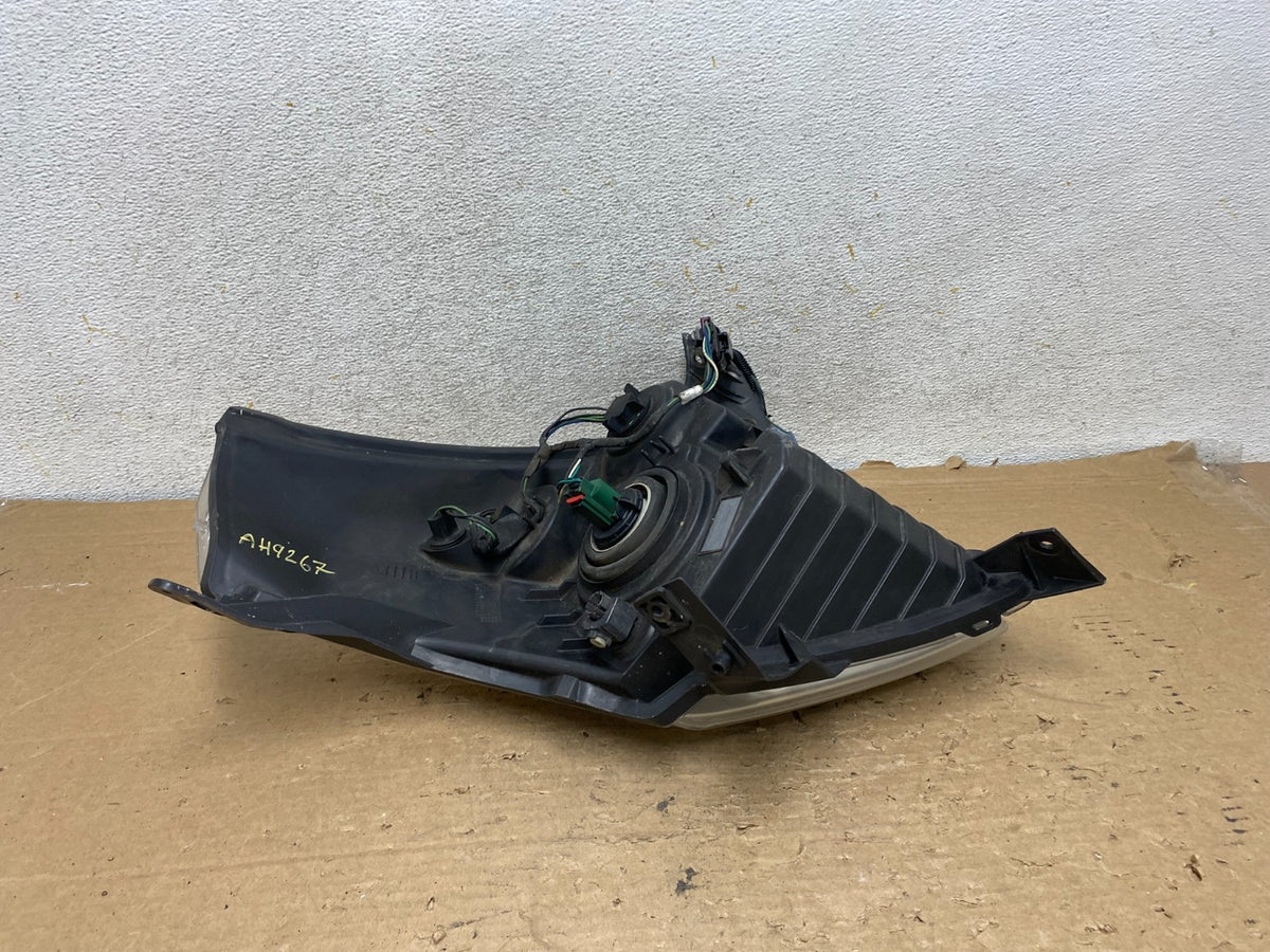 2007 to 2009 Suzuki XL-7 XL7 Right Passenger RH Side Headlight AH9267 DW5