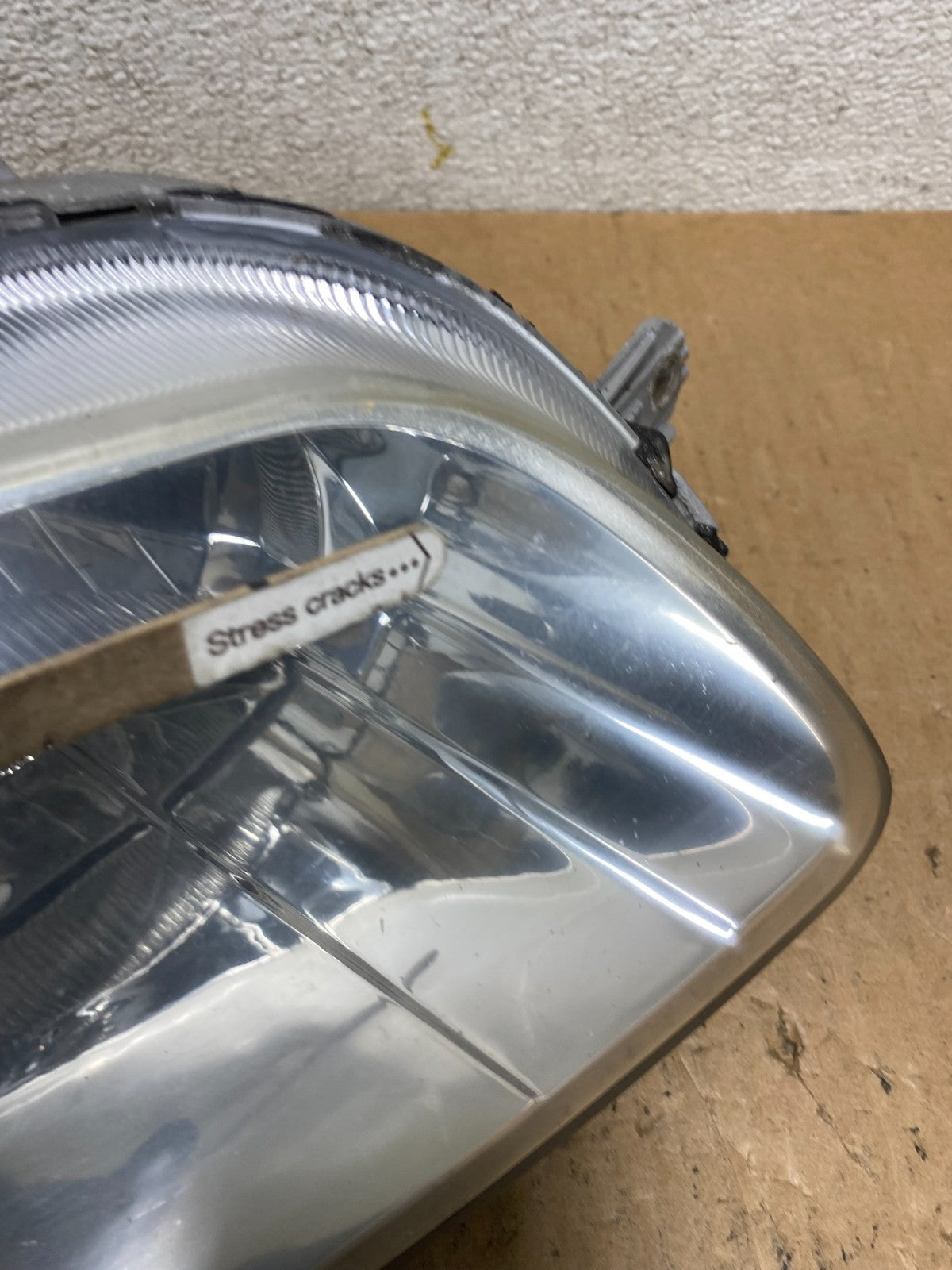2004 - 2006 Chevrolet Aveo Hatchback Right Passenger Headlight Halogen Q8204 DW7