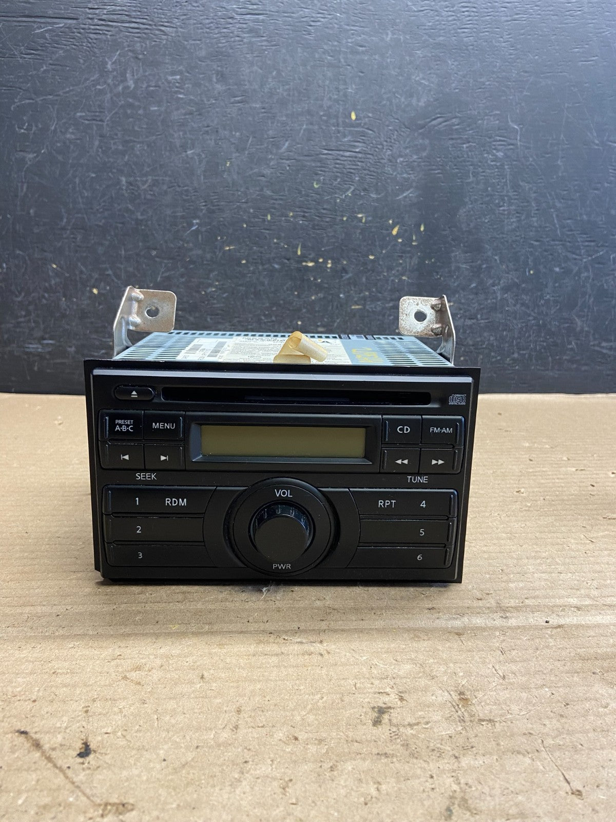 2008 to 2012 Nissan Xterra AM FM CD Player Radio Receiver AH3612 DG0