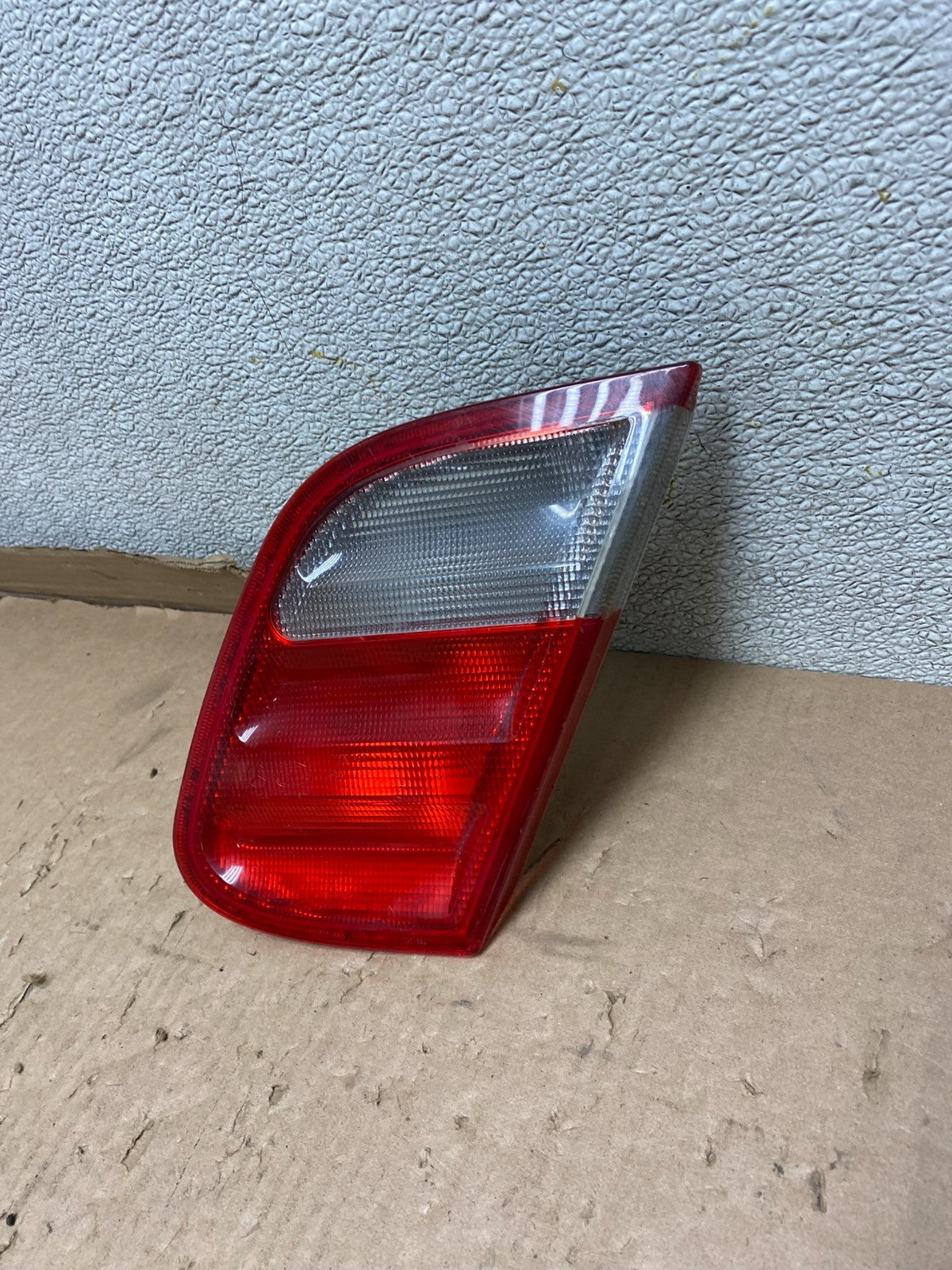 1998-2003 Mercedes Benz CLK Inner Right Passenger RH Tail Light Lamp U8706 DW1