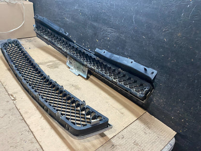 2007 to 2014 Chevrolet Tahoe Suburban Lower Upper Grill Grille Set Oem X3543 DG8