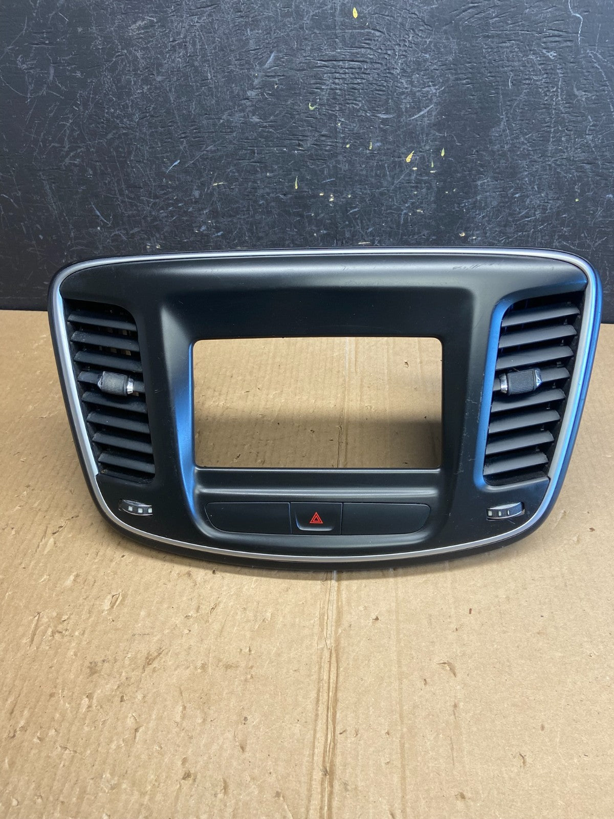 2015 to 2016 Chrysler 200 Radio Dash Bezel Trim Vent Hazard Panel ae3905 DG0