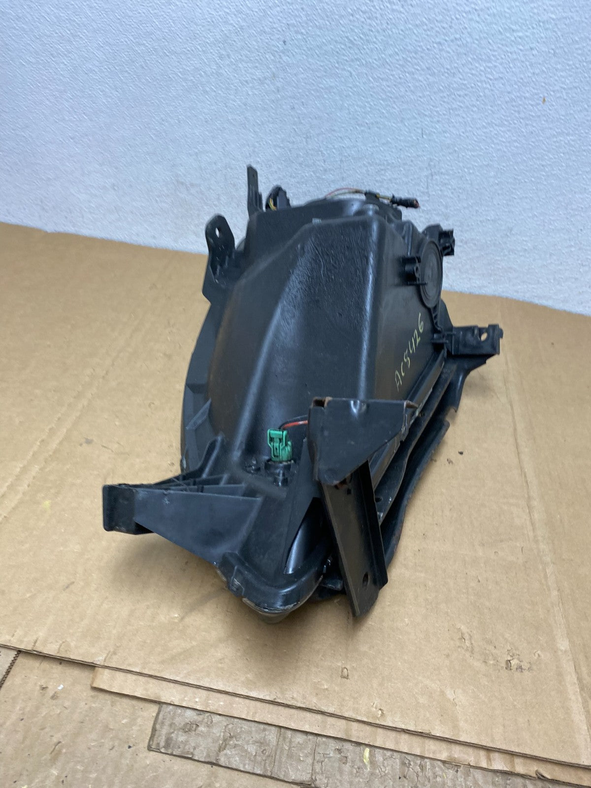 2002 to 2004 Honda CRV CR-V Right Passenger RH Halogen Headlight AC8426 DW9