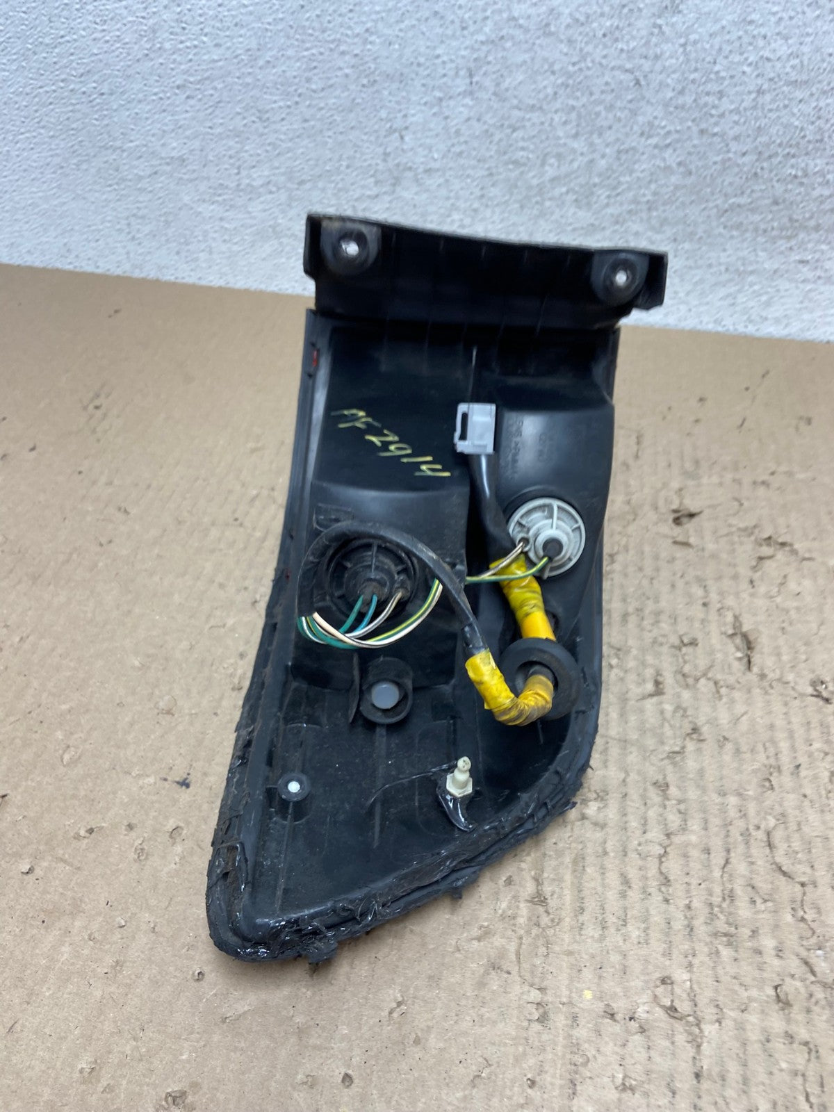 1998 1999 2000 Toyota Sienna Left Driver Tail light AF2914 LK7