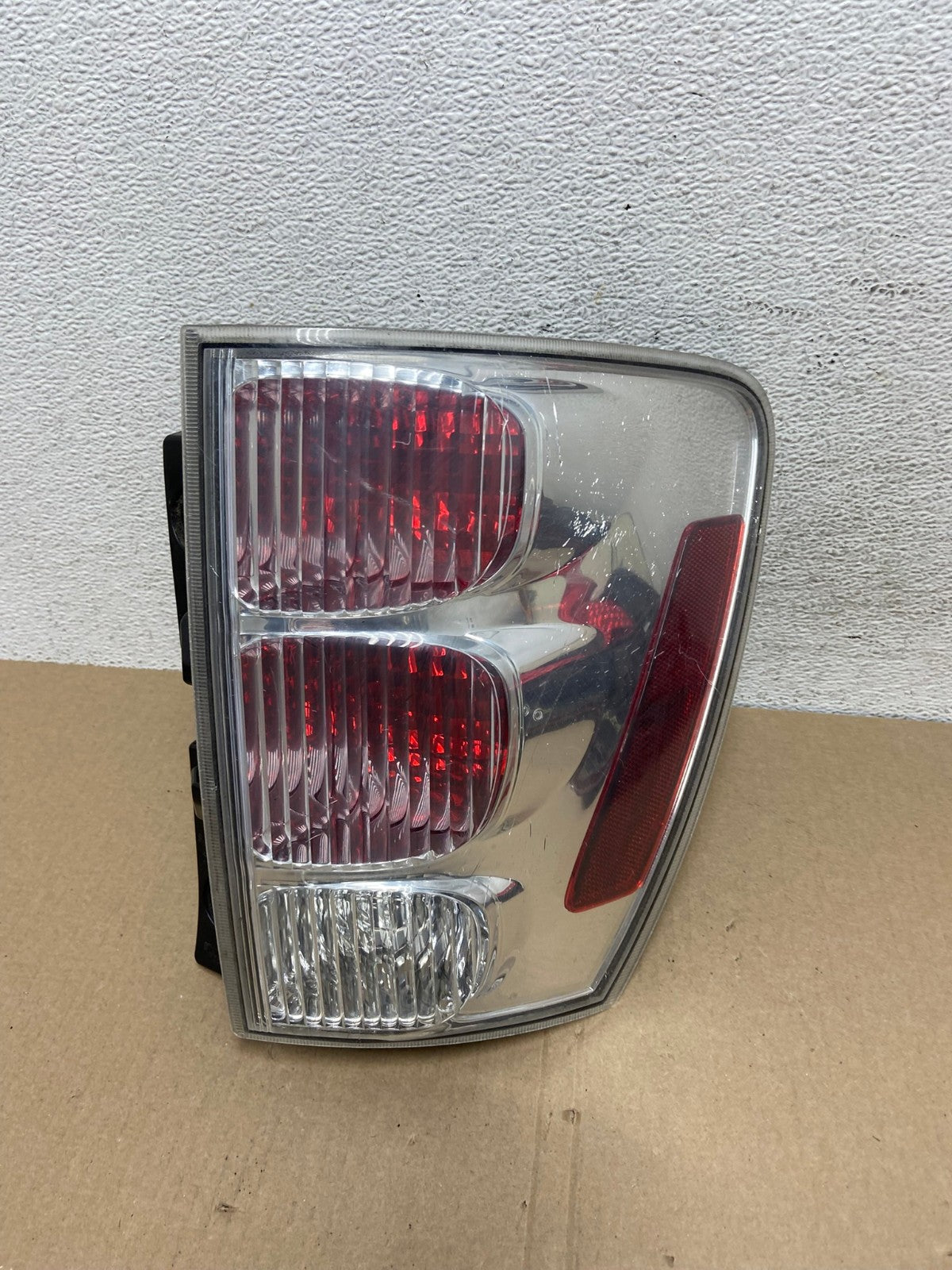 2005 to 2008 Chevrolet Equinox Right Passenger Rh Side Tail Light AE9438 LK0