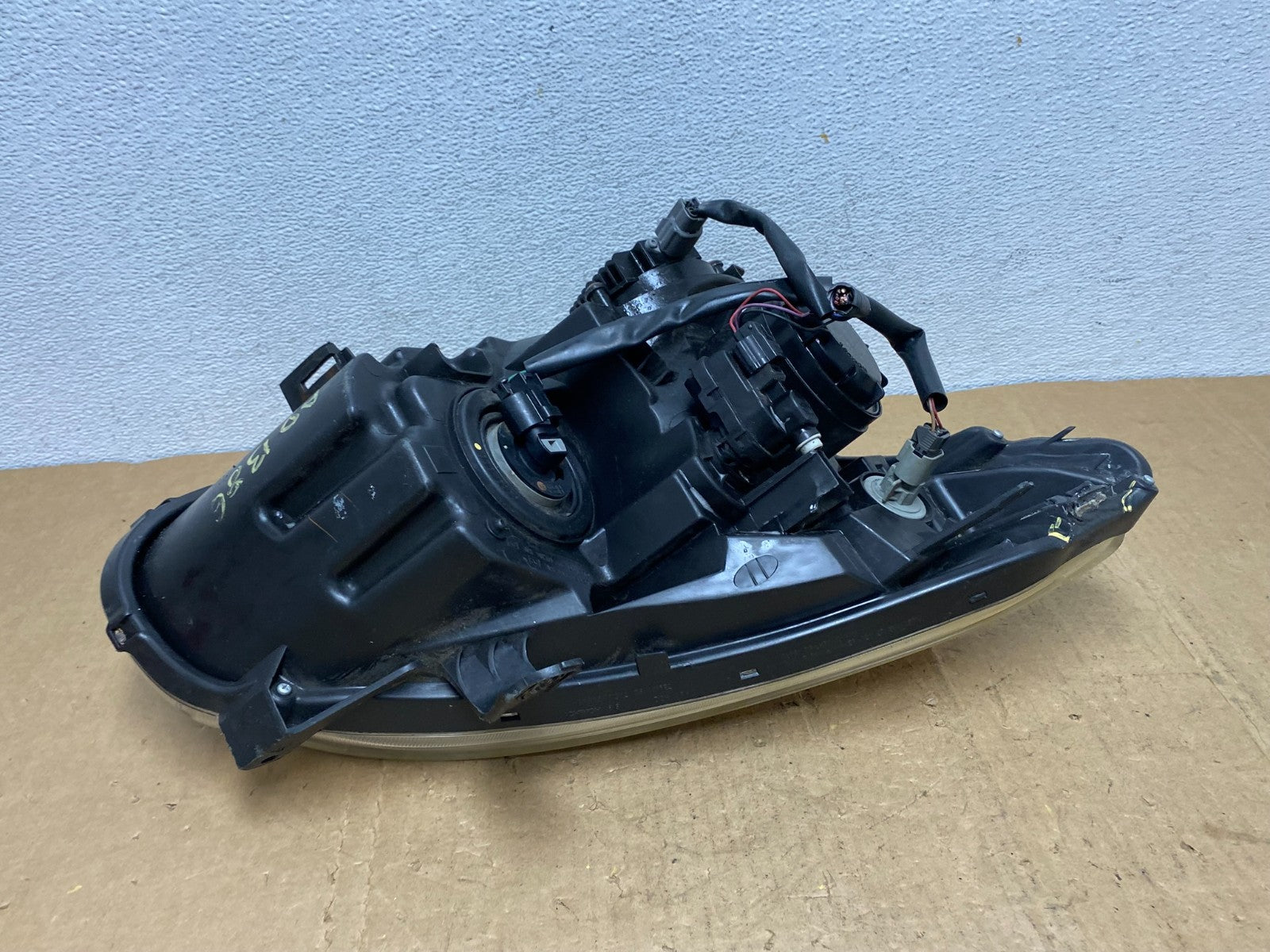 2008 to 2013 Nissan Rogue HID Xenon Headlight Left Driver Lh Side AD1386 DW7