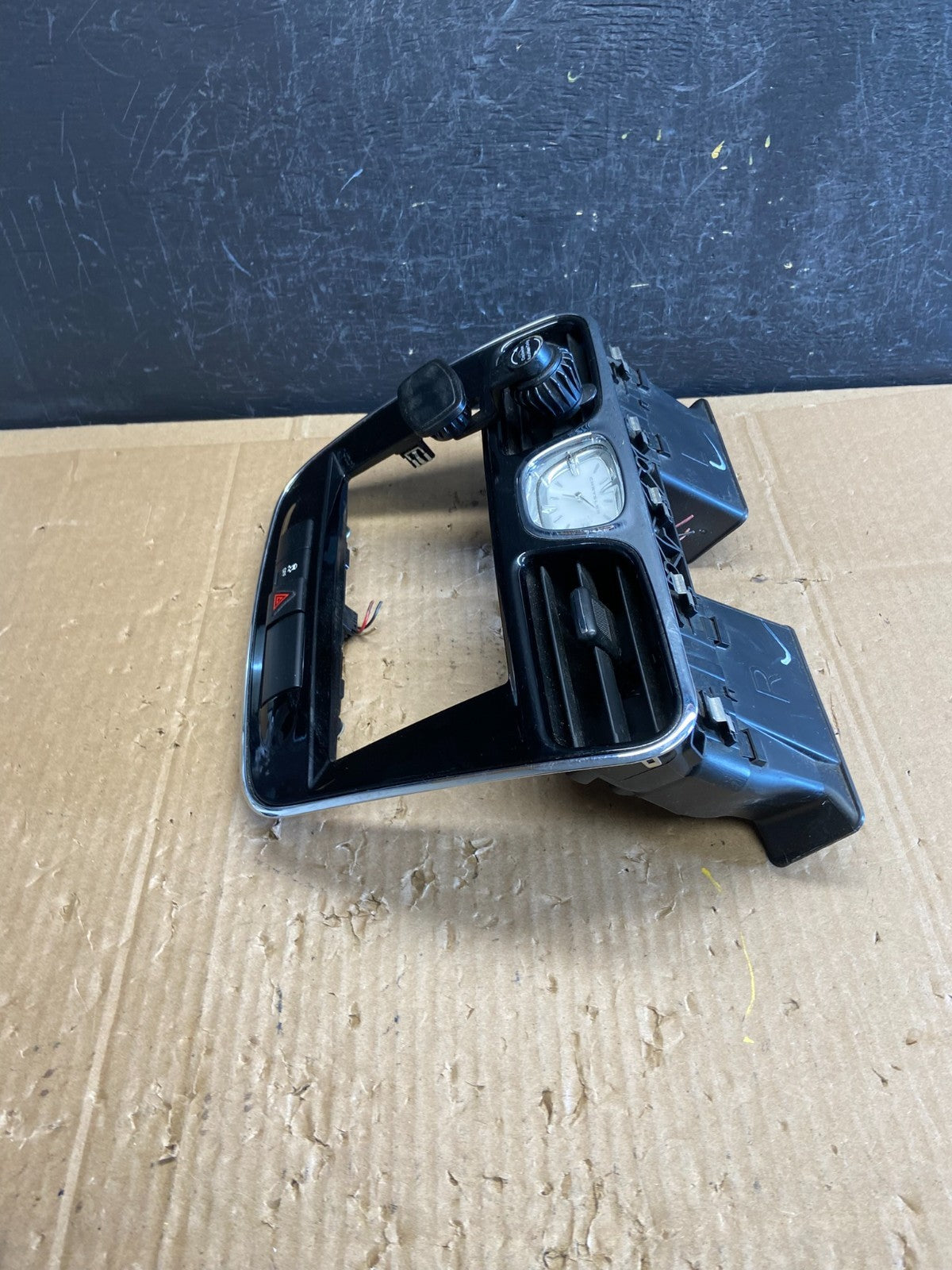 2011 - 2014 Chrysler 200 Dash Radio Bezel Trim Clock Hazard Bezel AD6777 DG2