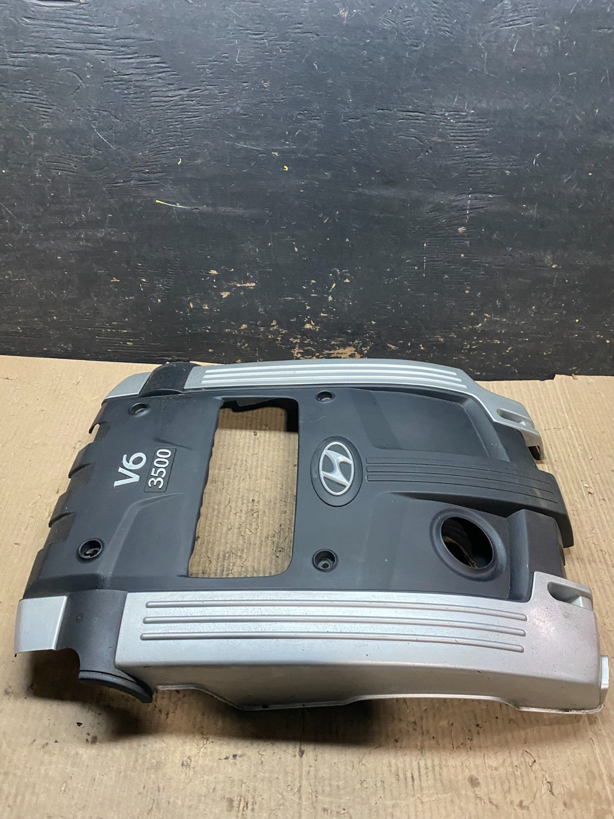 2001 to 2005 Hyundai XG350 V6 Engine Motor Cover V4199 DG3