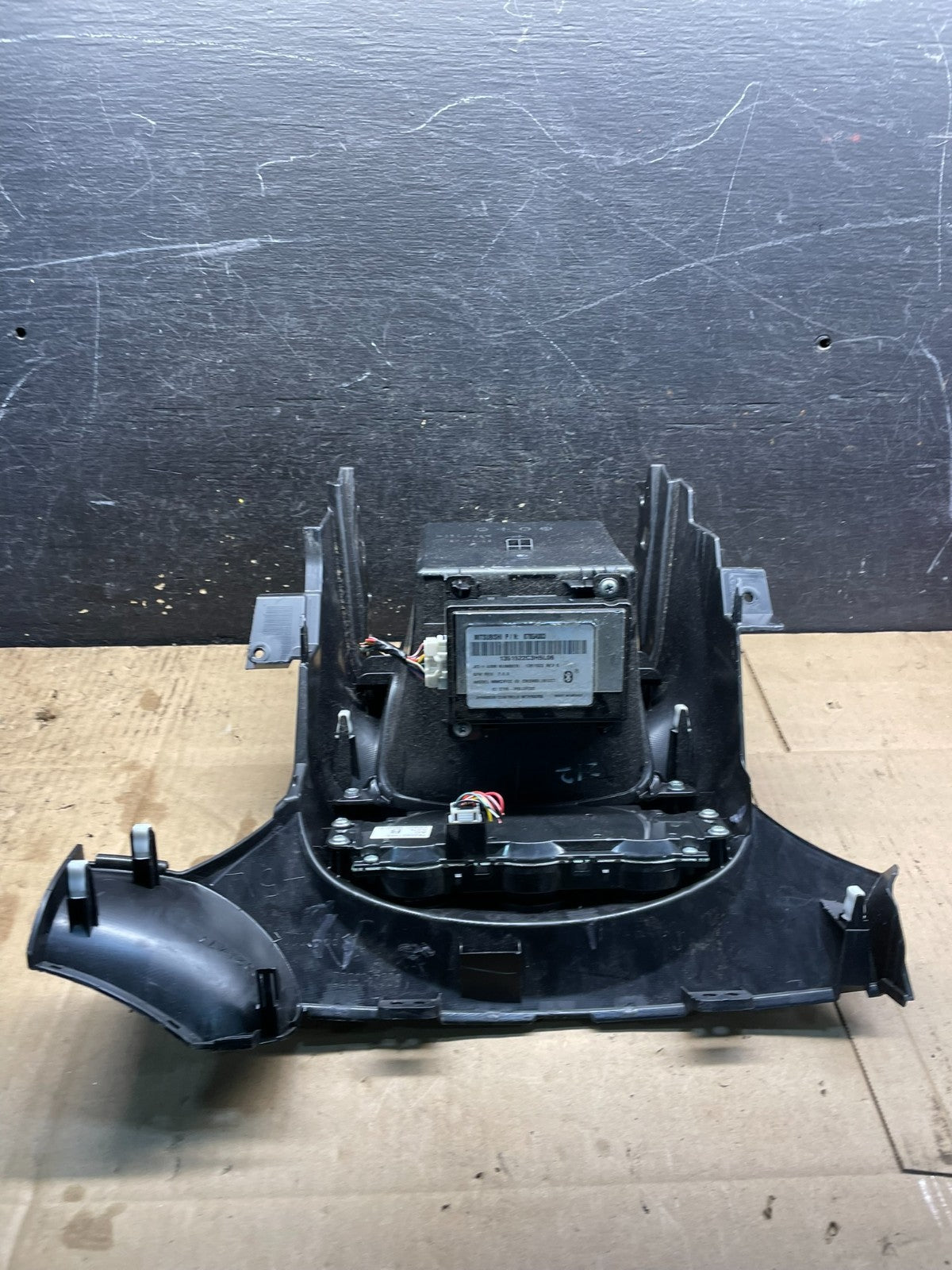2014-2016 Mitsubishi Outlander A/C Heater Climate Control Radio Bezel W7089 DG5