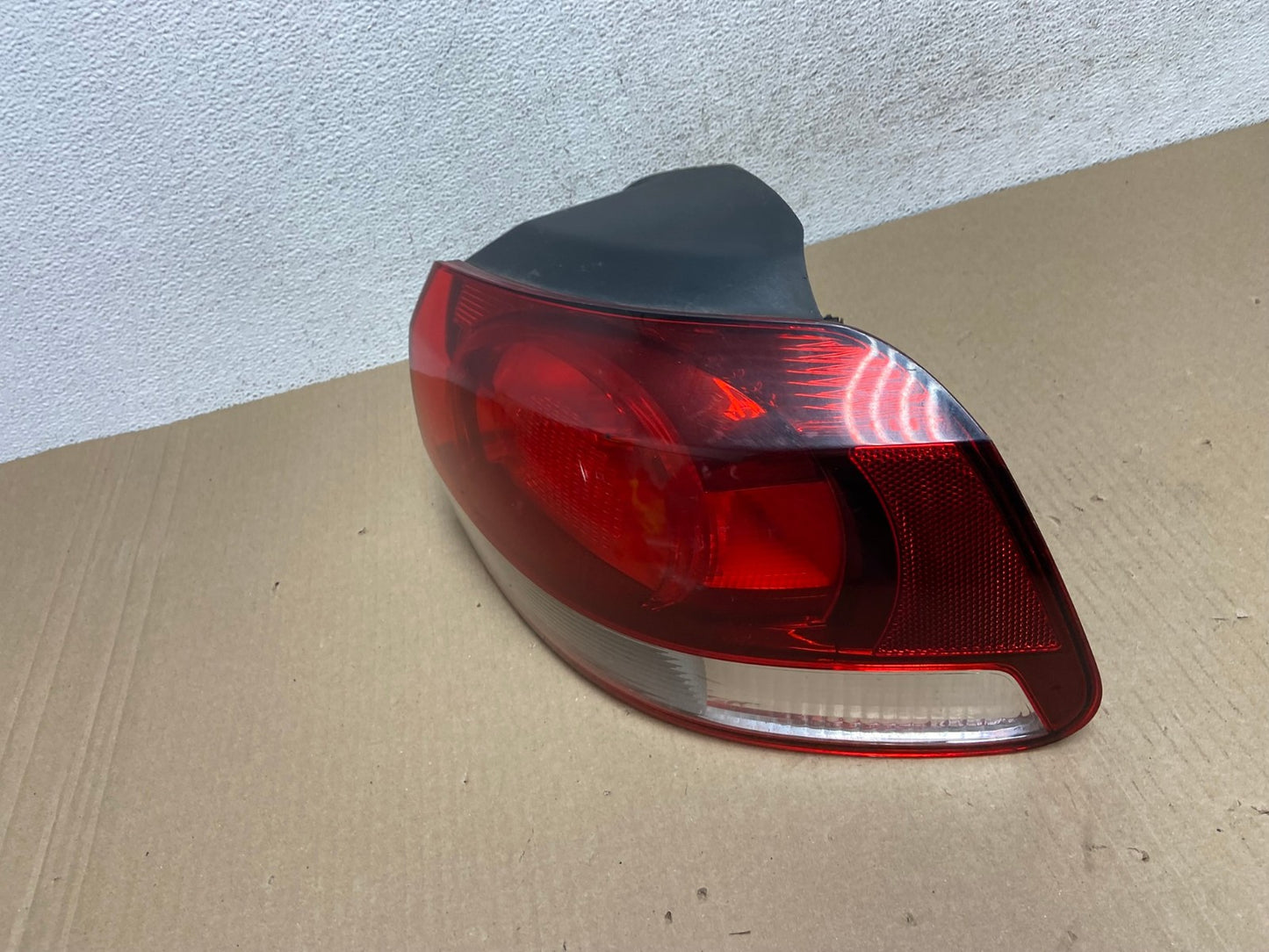 2010 to 2014 Volkswagen Golf & GTI Hatchback Right Side Tail Light AE9462 LK1